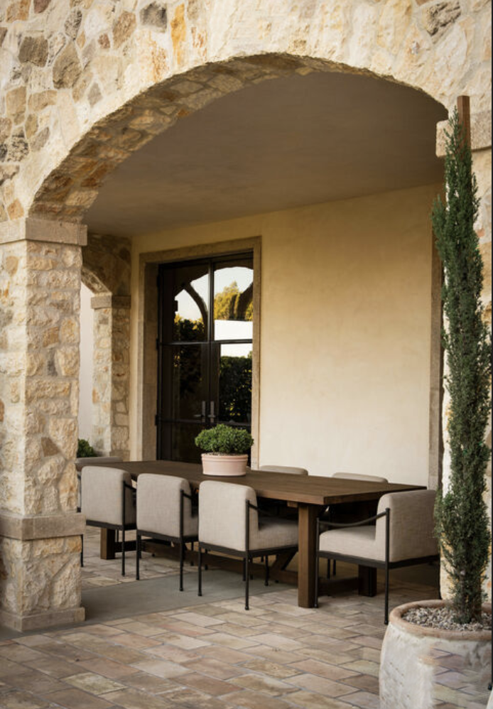 Los Feliz arched wall.png