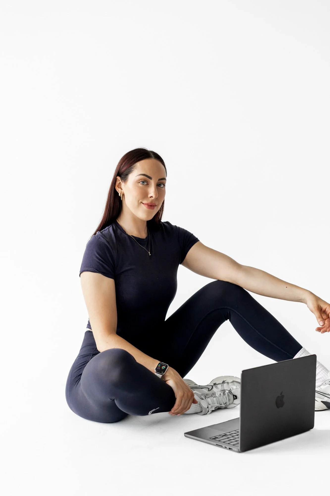 
Personal branding photoshoot in Toronto for fitness professionals, creating content-driven, editorial visuals.