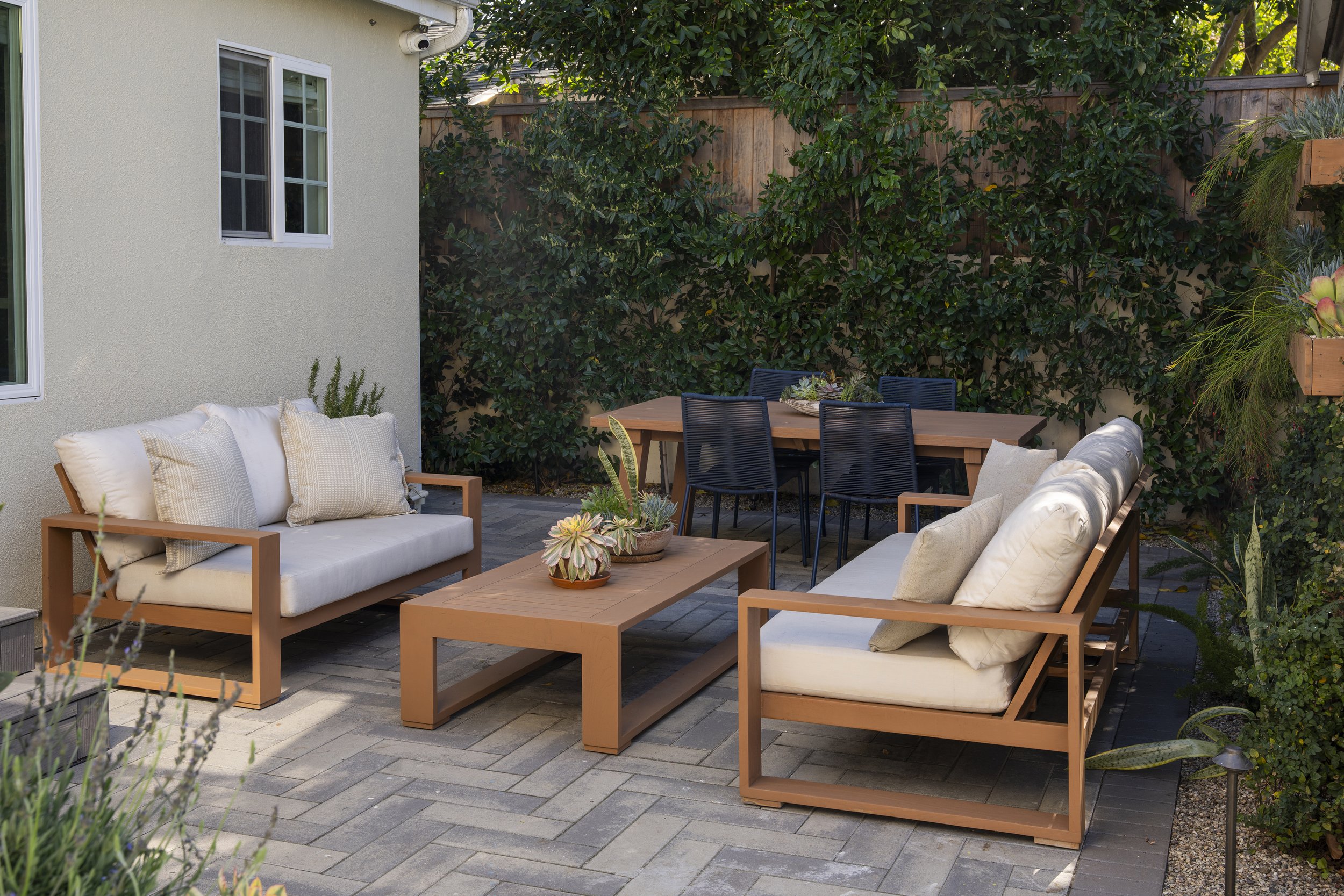 GAV08087 half size.jpg