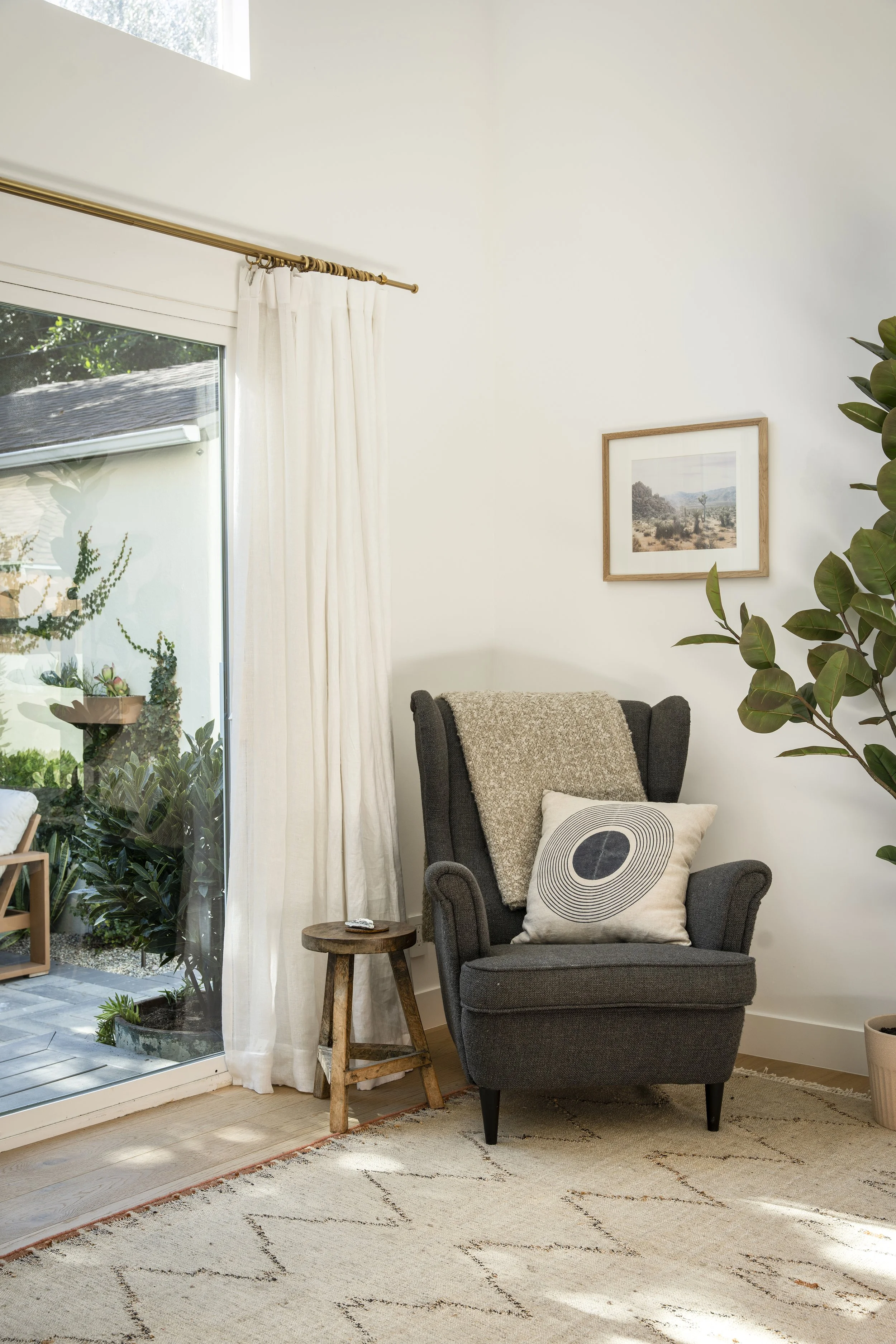 GAV08045 half size.jpg