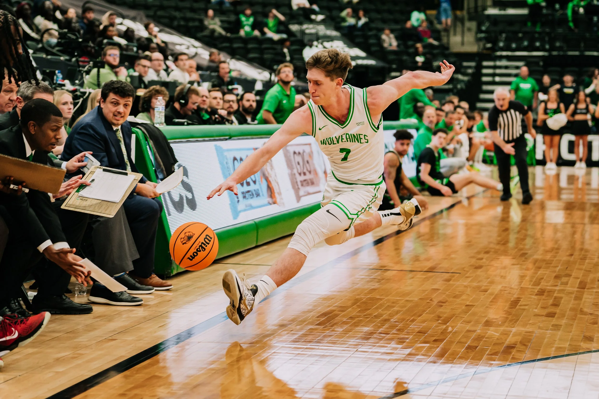 UVU.UND.Basketball-10.jpg