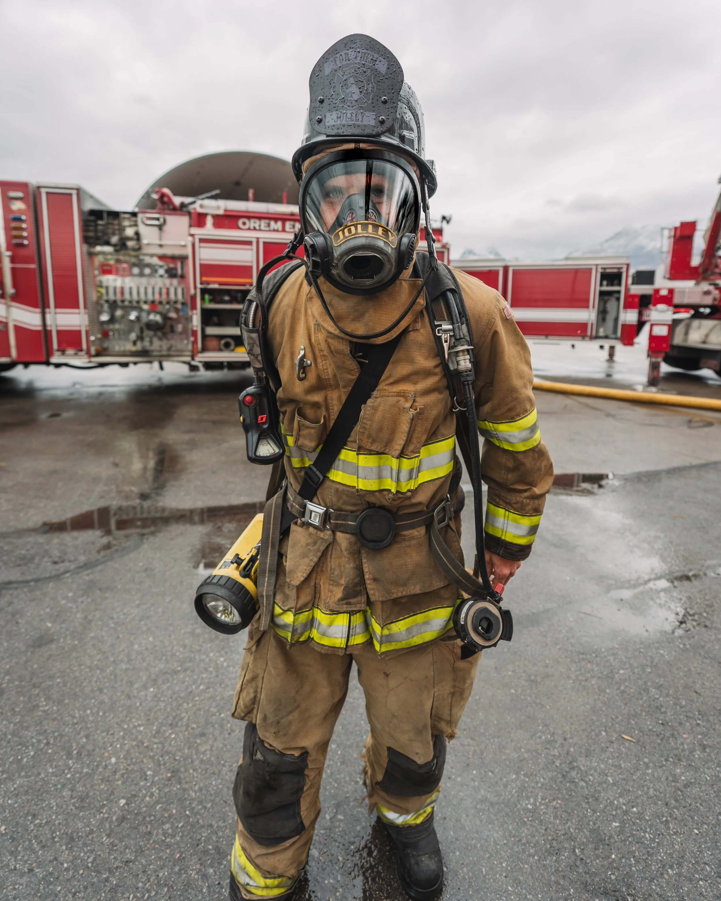 A firefighter gets ready to start the training scenario.