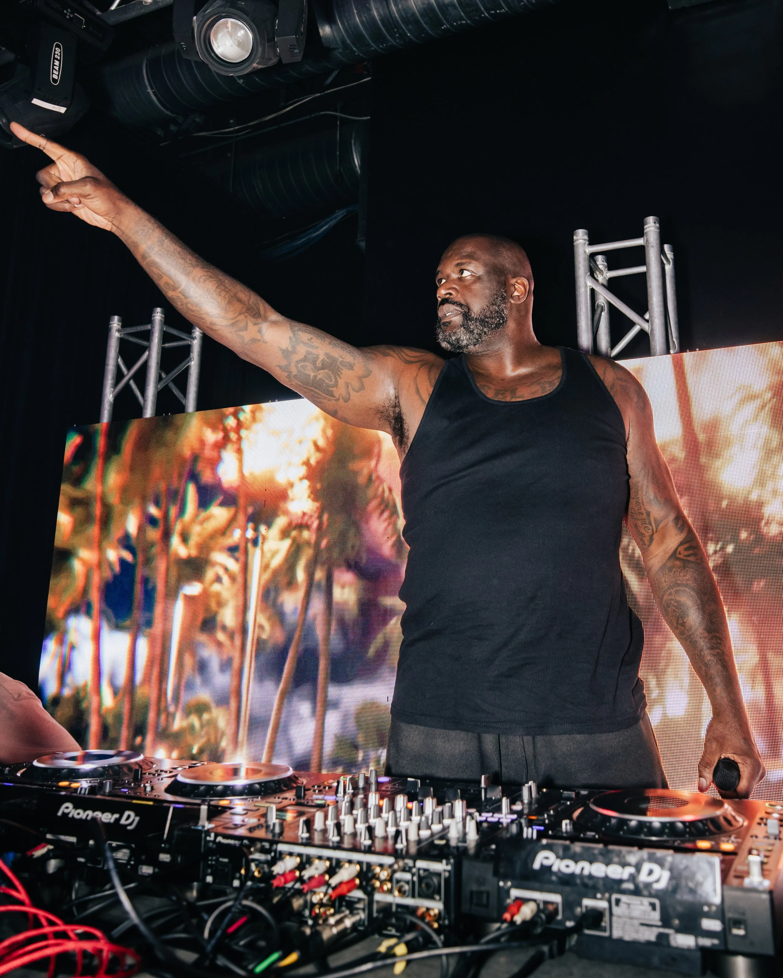 Shaq.Sky-4.jpg