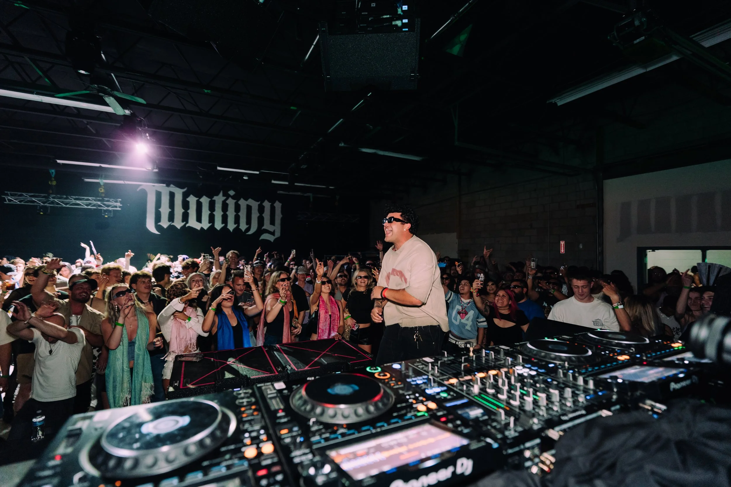 BennyMutiny5.25-59.jpg