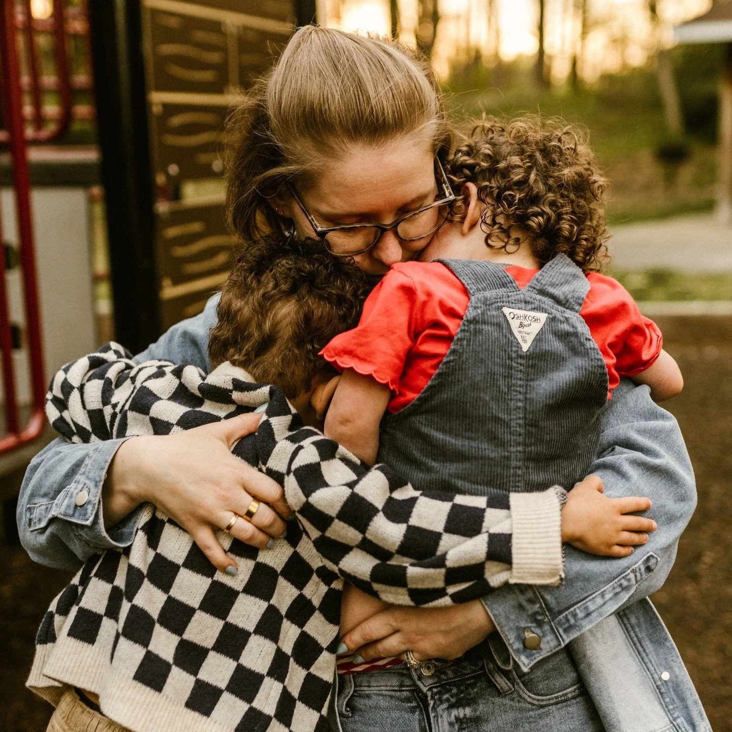 ✨ Hi, I&rsquo;m RaeAnne&mdash;
the heart behind Eastman Design Co.

By day, I&rsquo;m a middle school history teacher.
After school, I&rsquo;m a mom.
And somewhere in between lesson plans, laundry, and late-night scrolling&hellip; this business was b