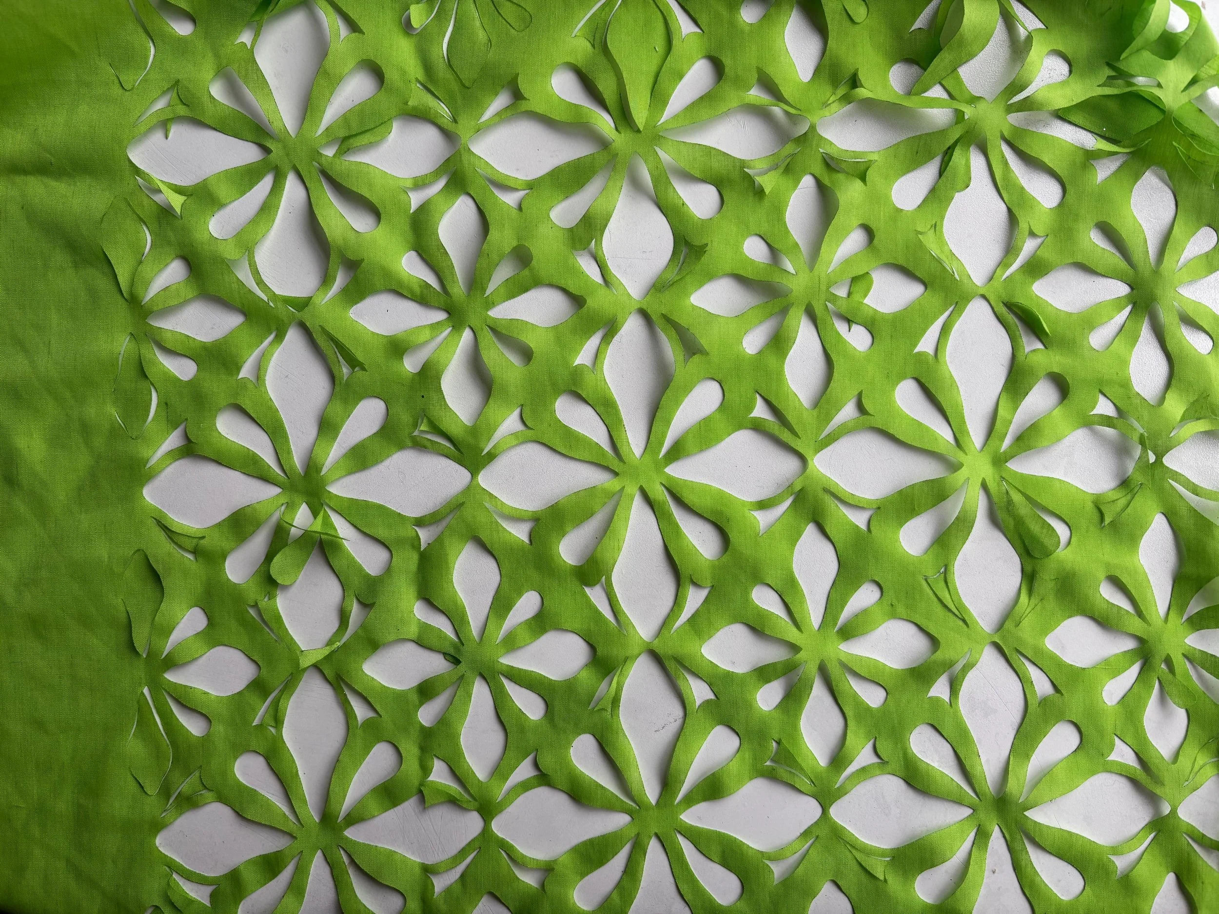 Polyester fabrics:
They seemed artificial and not very durable.
In addition to not aligning with the goal of
working with more natural materials, they did not manage to integrate conceptually with
the project’s vision.