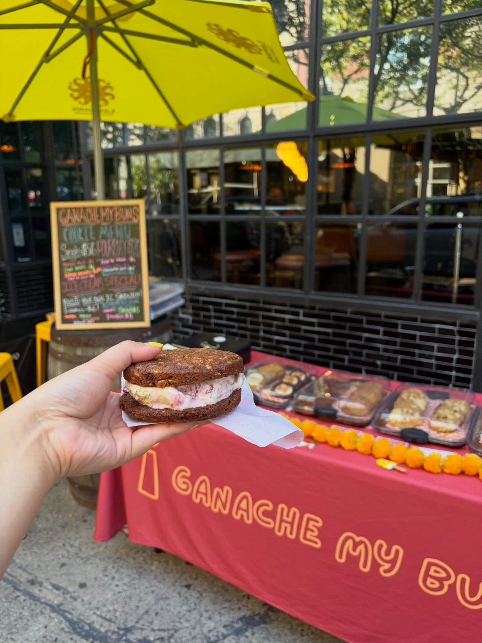 Just some stills from this weekends pop-up! 😍

Need like 3 more ice cream sandwiches asap 🫣my waistline is in danger, girl

#fyp #explore #nyceats #supportlocal #popup