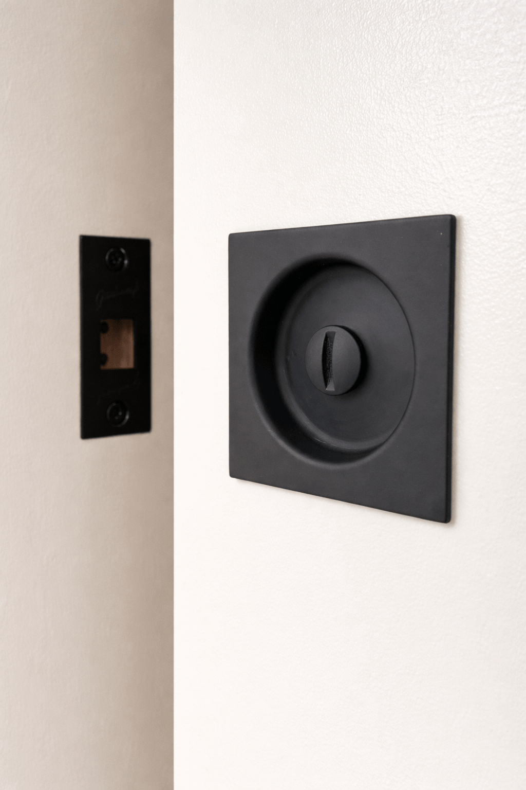 Door lock installation, flush pull hardware, Kew
