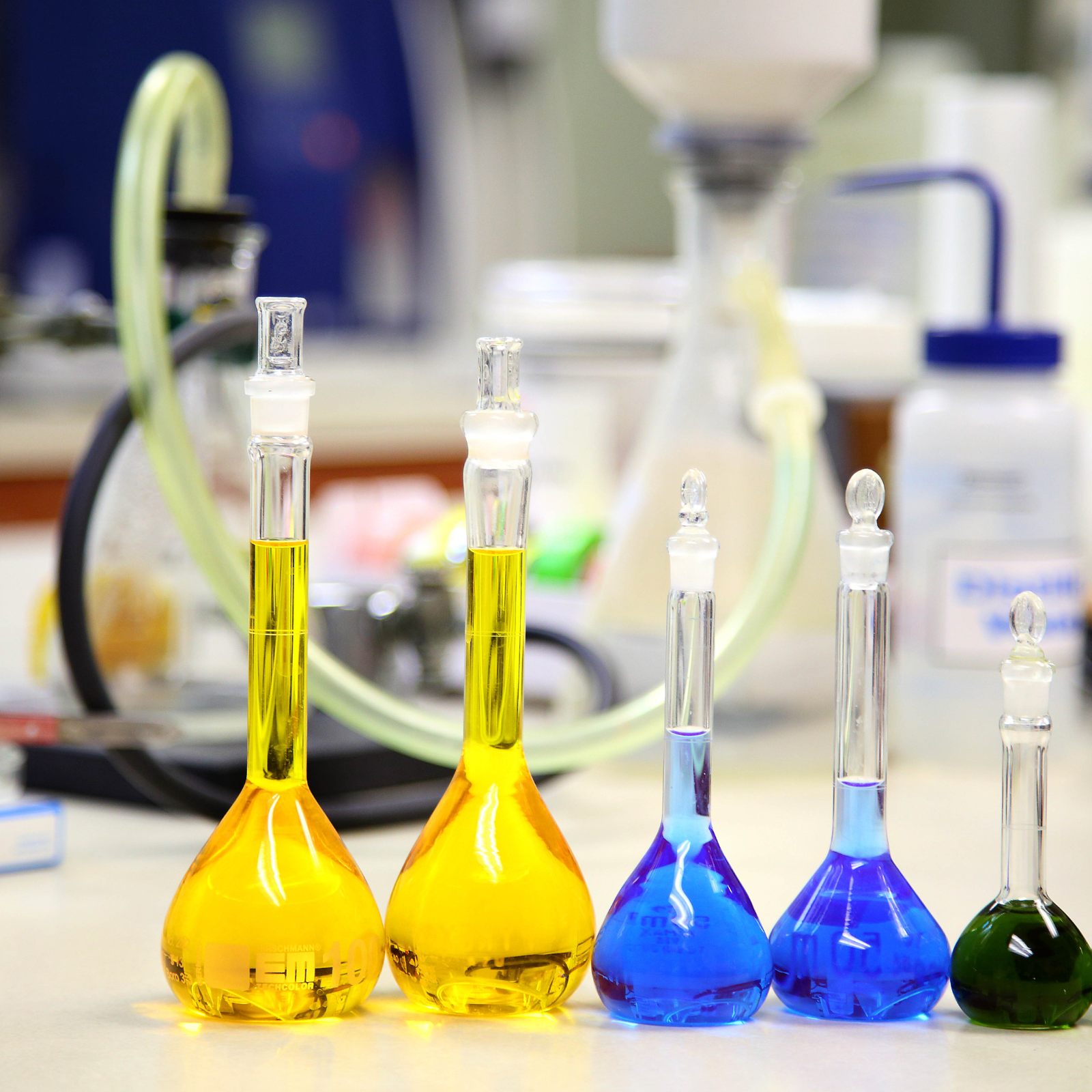 DIC joins forces with french firm FermentAlg to develop a new generation of natural food colorings.