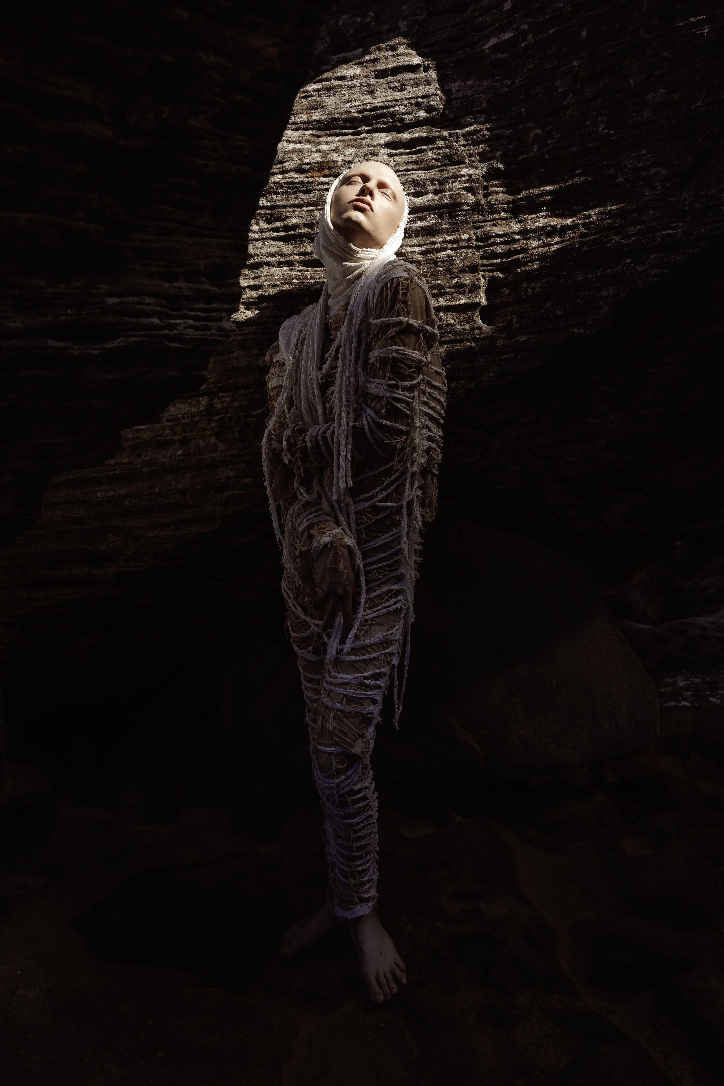 Mollusc - Vulkan Mag - David Collins - Bianca Tomchin - Yvonne Tran (4).jpg