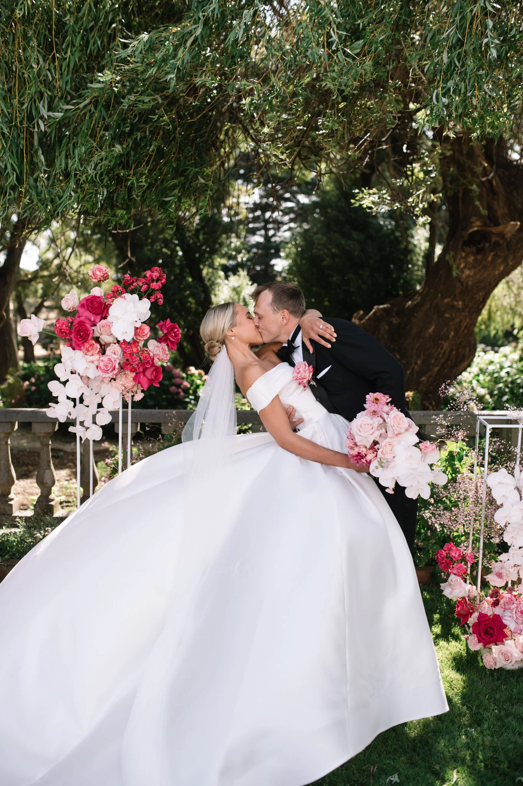 Bride and groom kiss at Vaucluse Estate
