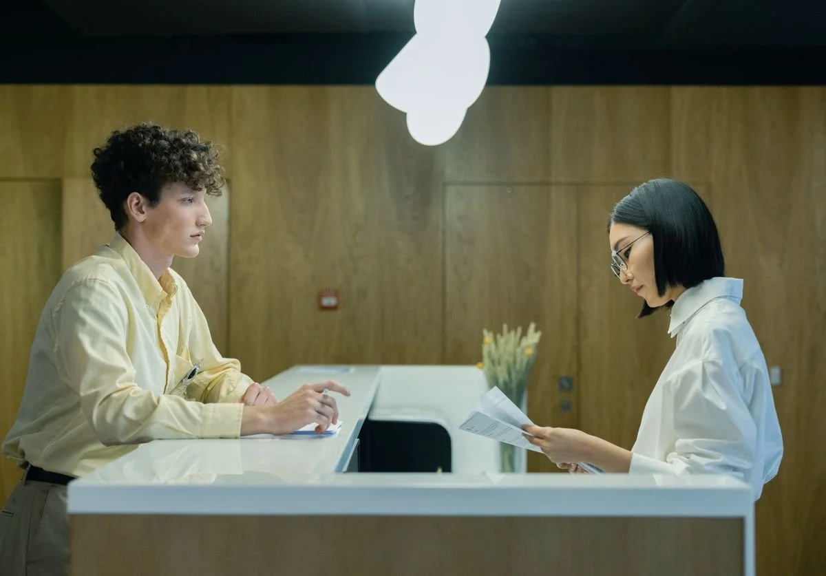 booking-process-with-two-people.jpg