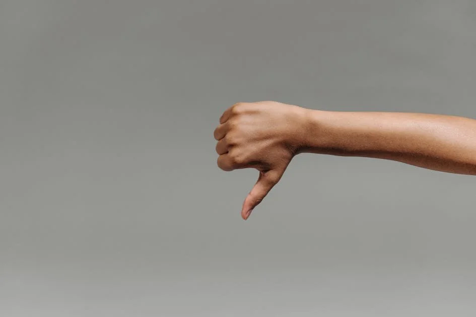 Thumbs-down-for-DIY-websites.jpg