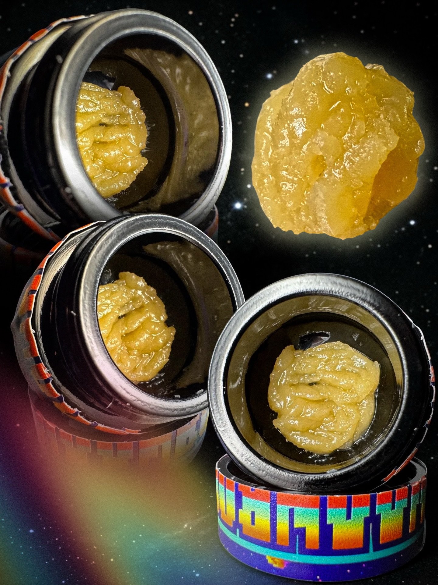 Three jar Moonbow lol 

Moonbow - @simplymarydrops 

This one caught me off guard. Most Moonbow I&rsquo;ve had usually leans brighter and fruitier, but this jar goes in a different direction. The nose opens with candy fruit, then quickly turns into t