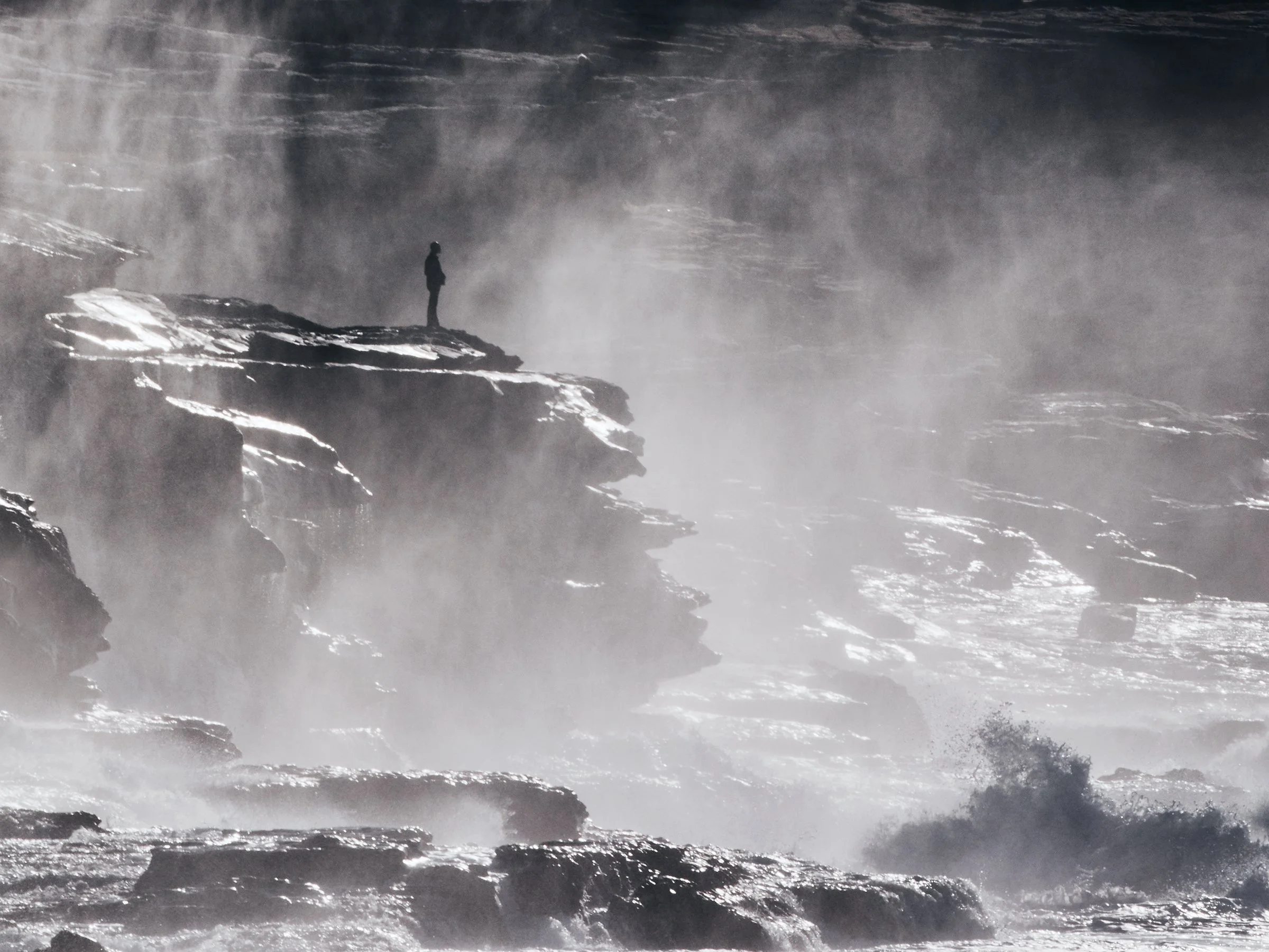 Maroubra-swell-fine-art-photography-detail-jeremy-simons.jpg