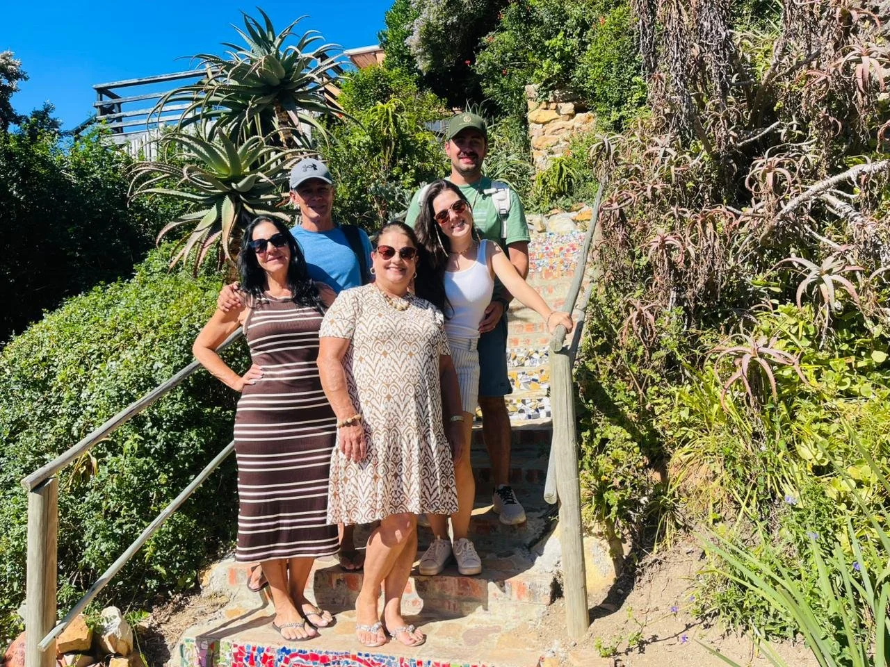 'This place is simply amazing. The sea view is spectacular. We felt very comfortable. Joel and Ros are very welcoming'.