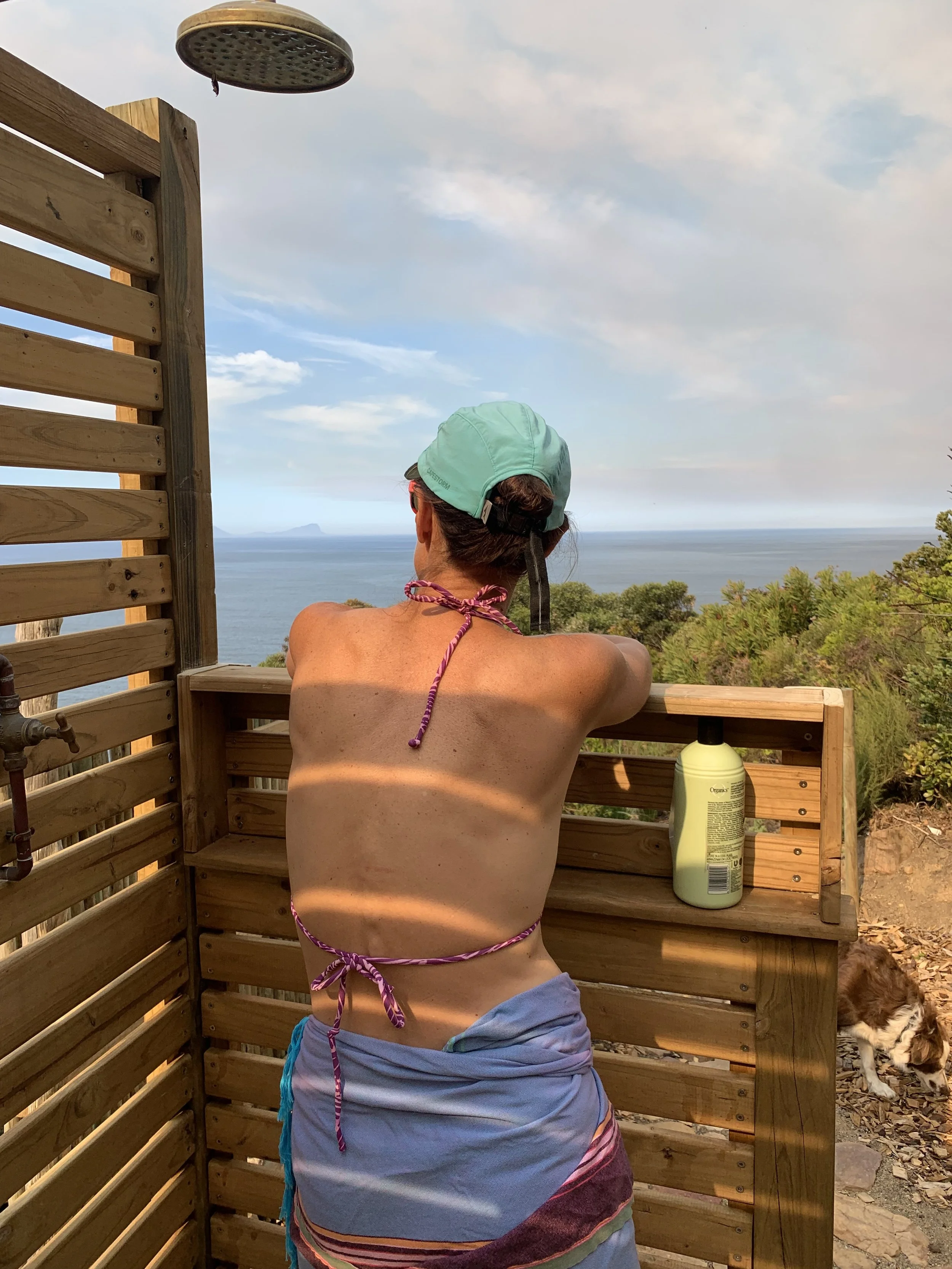 The outdoor shower with a spectacular view of the ocean