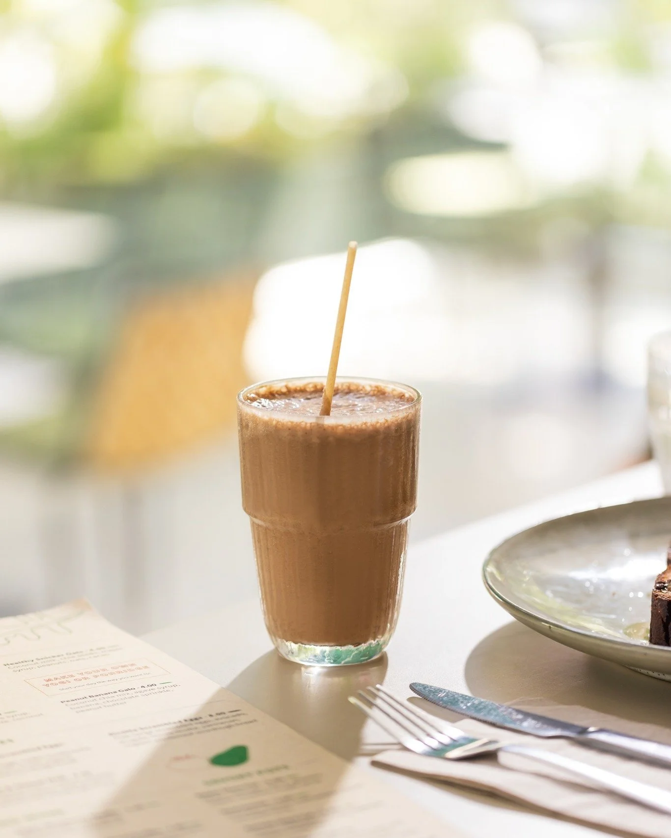 romanticising breakfast again 💚 

#protein #smoothie #chocolate 
#healthylifestyle