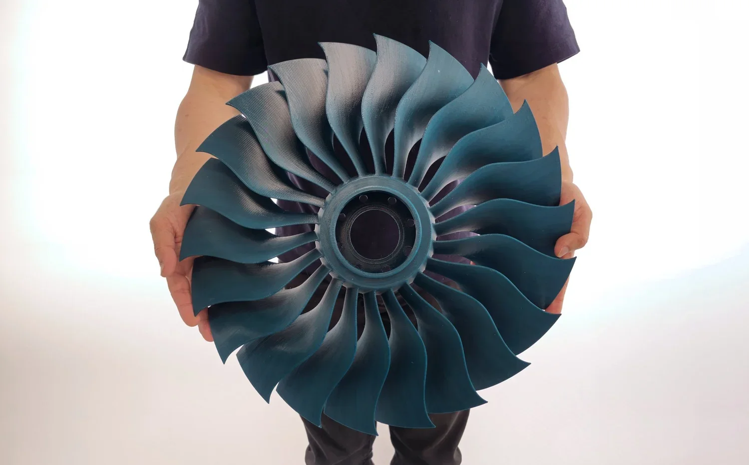 대형 3D 프린터로 출력한 터빈 블레이드 모형