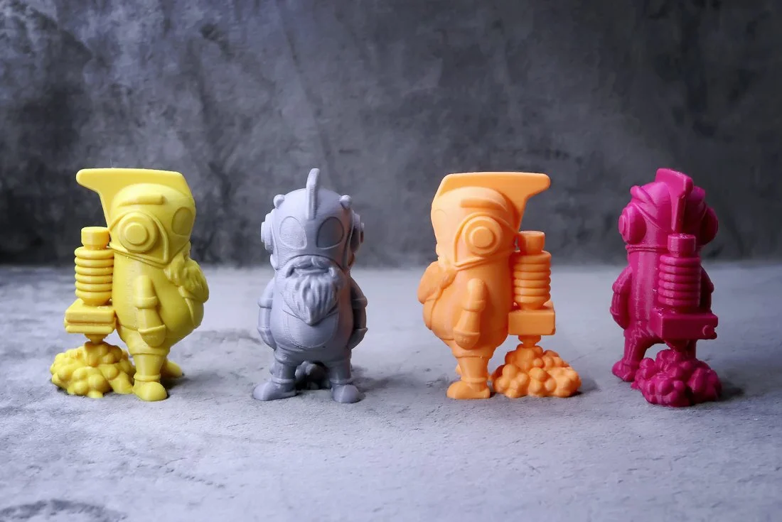 3D 프린팅으로 제작된 10cm 높이의 캐릭터 모형