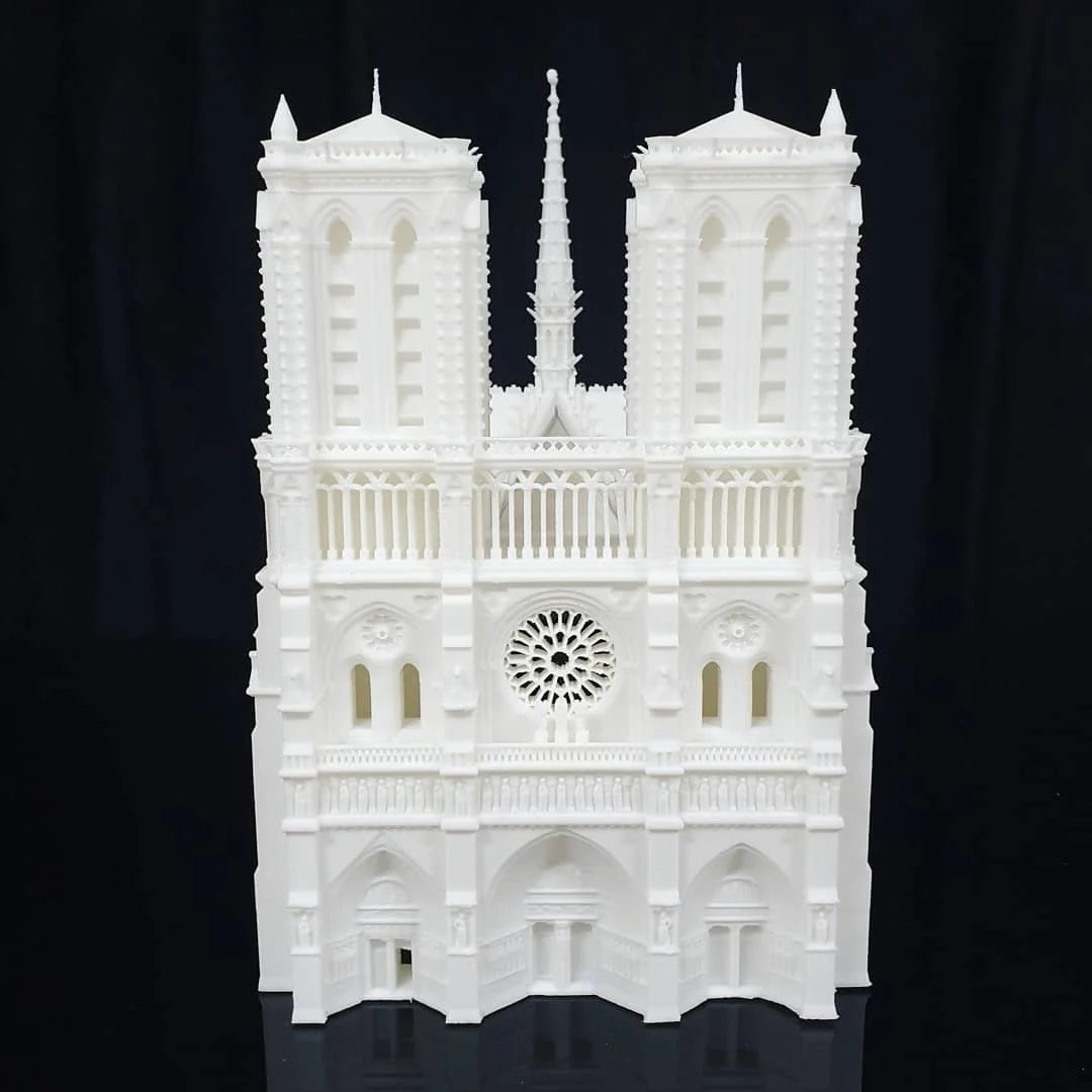 3D 프린팅으로 제작된 가로 60cm 의 노트르담 대성당 모형