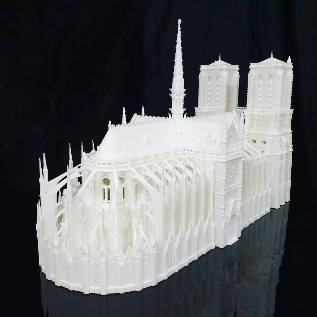 3D 프린팅으로 제작된 가로 60cm 의 노트르담 대성당 모형