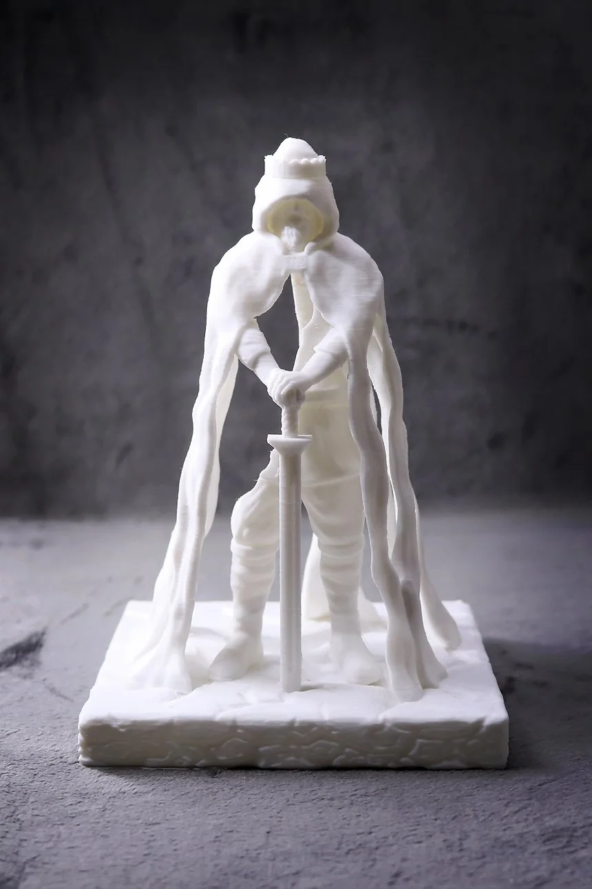 3D 프린팅으로 제작된 20cm 높이의 캐릭터 모형