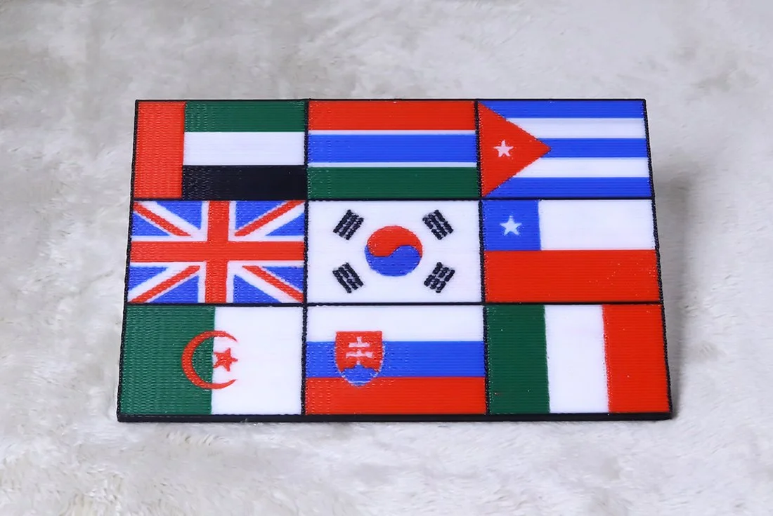 5컬러 멀티 3D 프린팅으로 제작된 9개 나라의 국기 모형