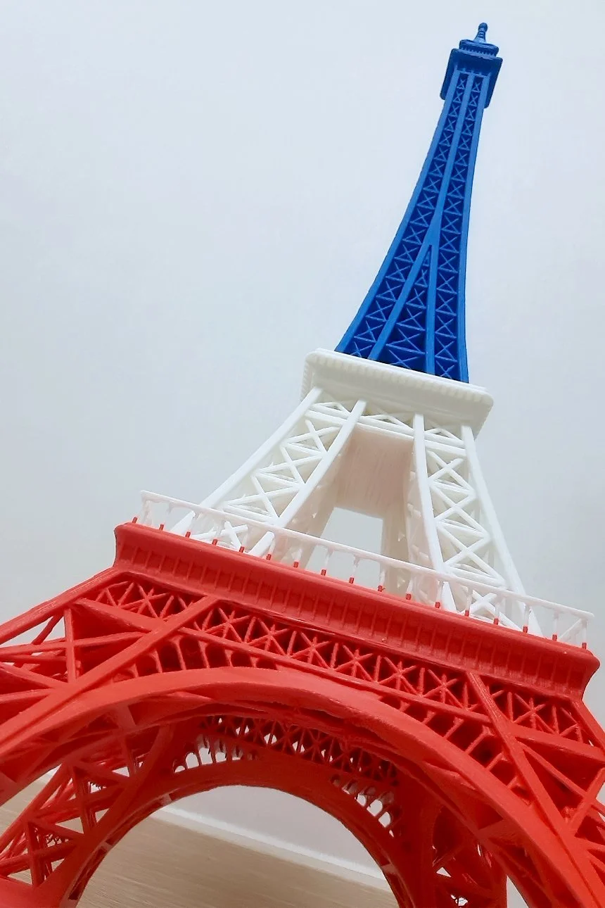 3D 프린팅으로 제작된 82cm 높이의 에펠탑 모형