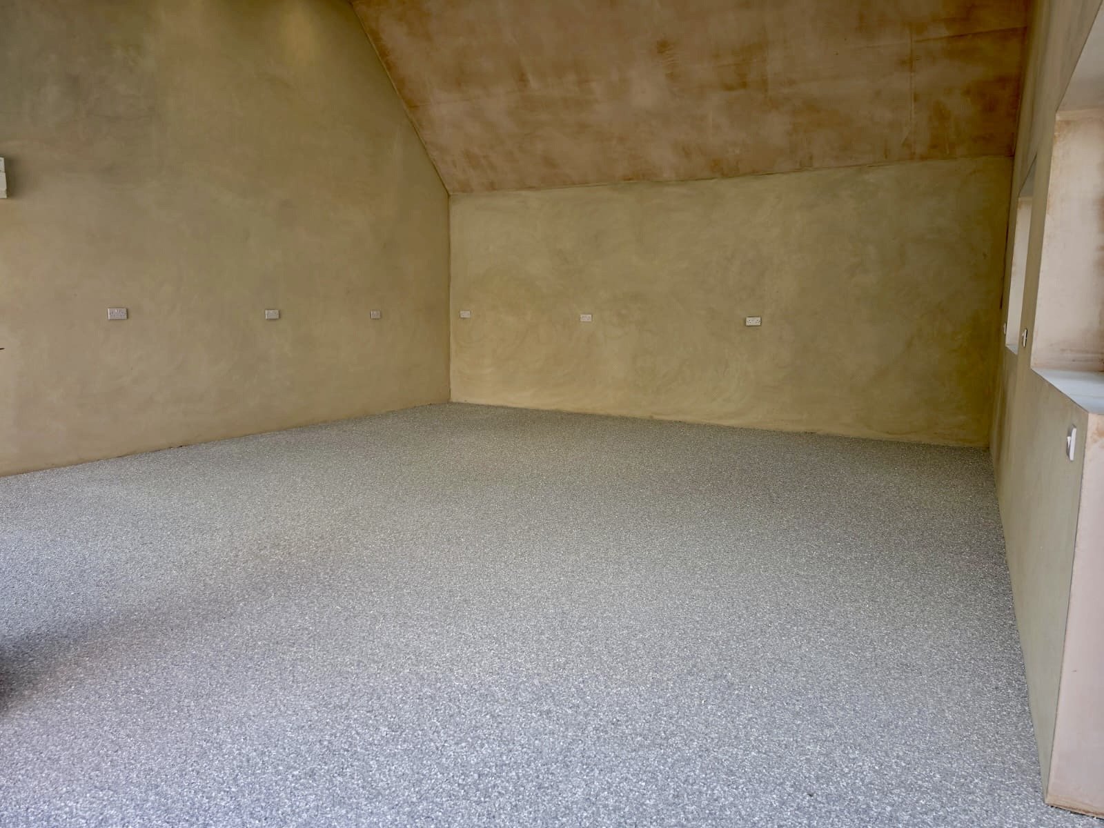 Double Garage Speckled Egg Flake System
