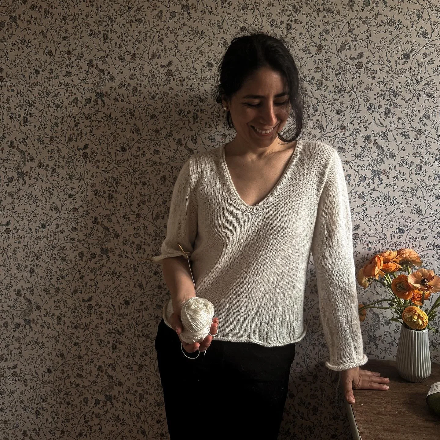 I have named this design &ldquo;Discovery&rdquo;. I&rsquo;ve baptised it as such because it is my first design without following a pattern, it&rsquo;s all me, some design books and a calculator. The yarn is Silky Cashmere Fingering from Lotus Yarns. 