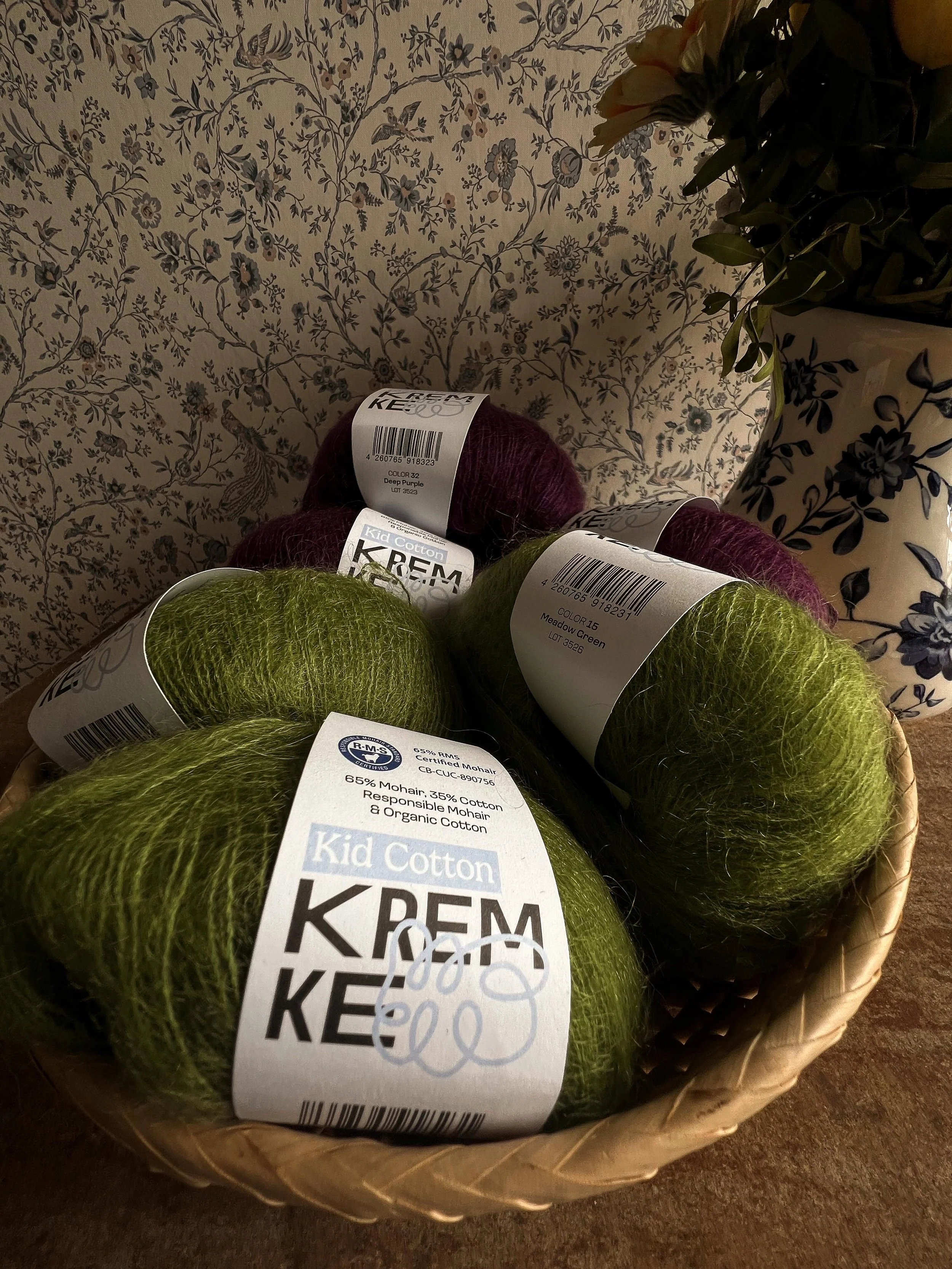 I am loving #kidcotton by Kremke. It is soft, fluffy and it is perfect for a summer version of the#casiawrapcardigan by Refined Knitwear.
I still don&rsquo;t know if I want to leave the sleeves short or knit them as in the pattern&hellip;
What do you