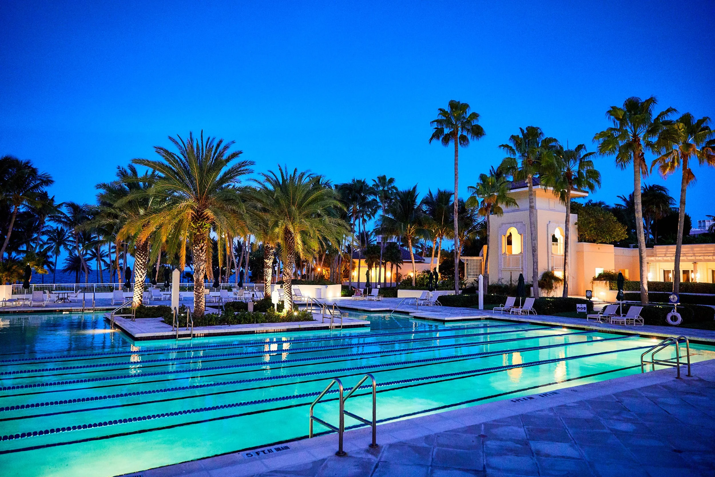Nighttime_Pool-Area_2522.jpg