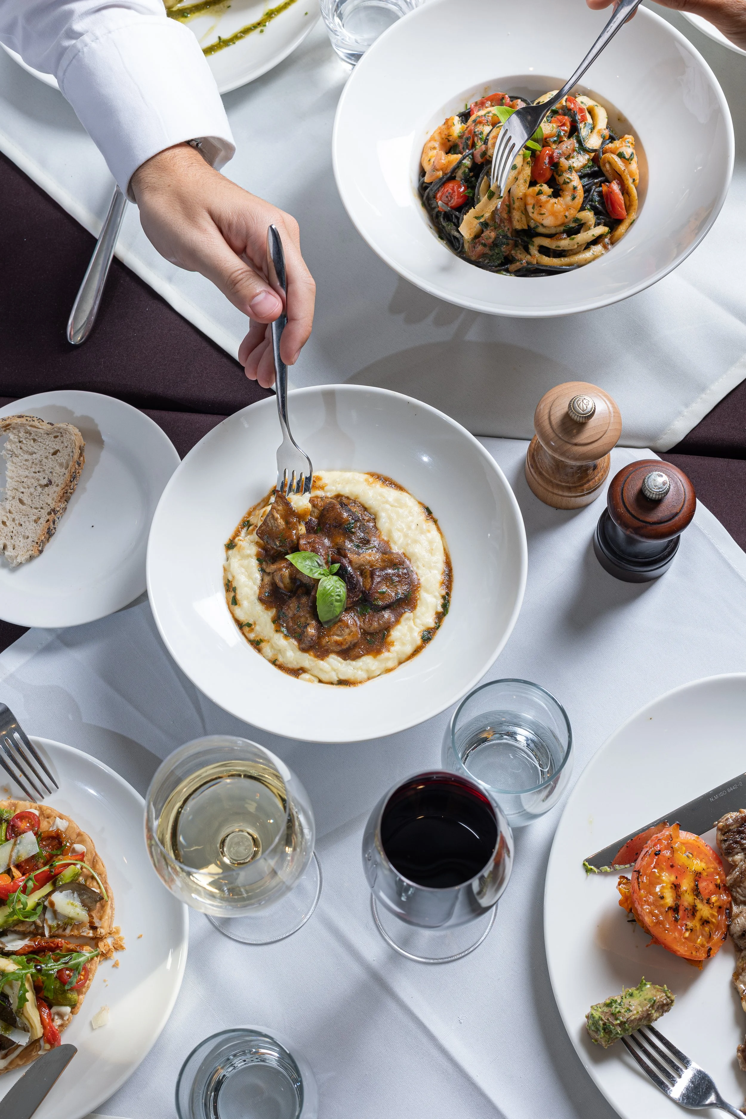 Relais de Paris - menu & space shots
