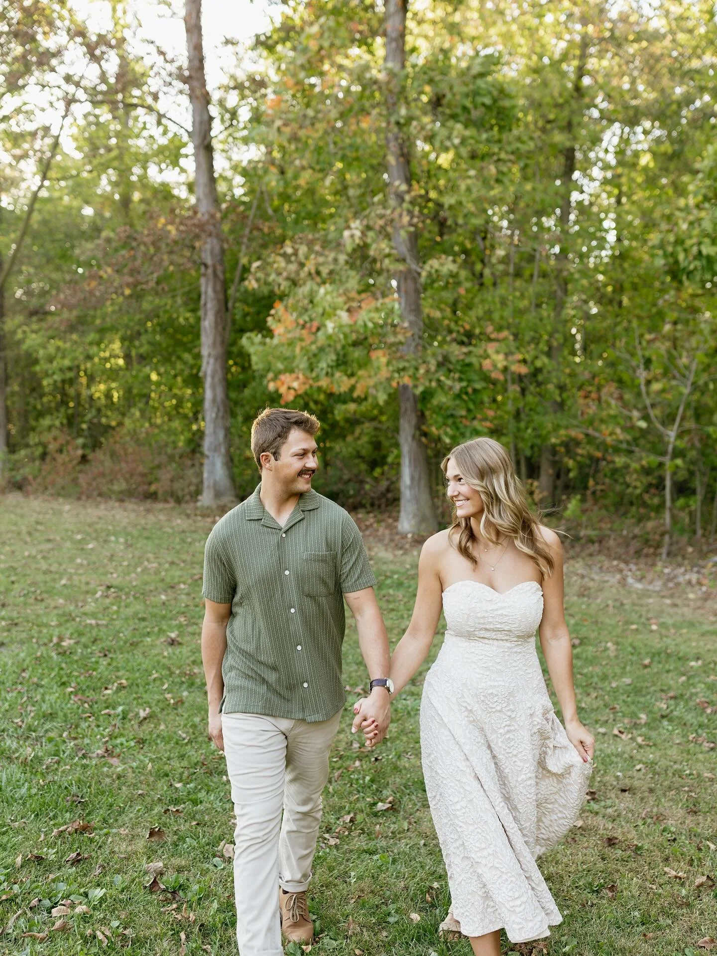 Wrapping up the week and beginning the weekend by sharing Macy and Andrew&rsquo;s engagement session!!!!🤭🤍💍 I&rsquo;m so blessed to capture all my amazing 2026 couples🫶🏼
-
-
-
#fortwaynephotographer #midwestphotographer #natbluhmphotography #eng