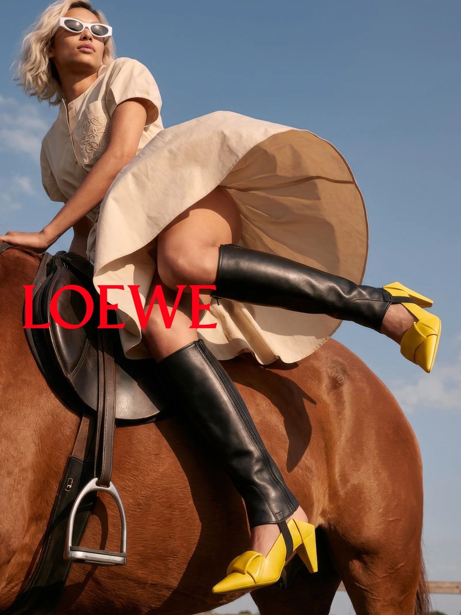 Loewe_Dress_Flare_200001.jpg