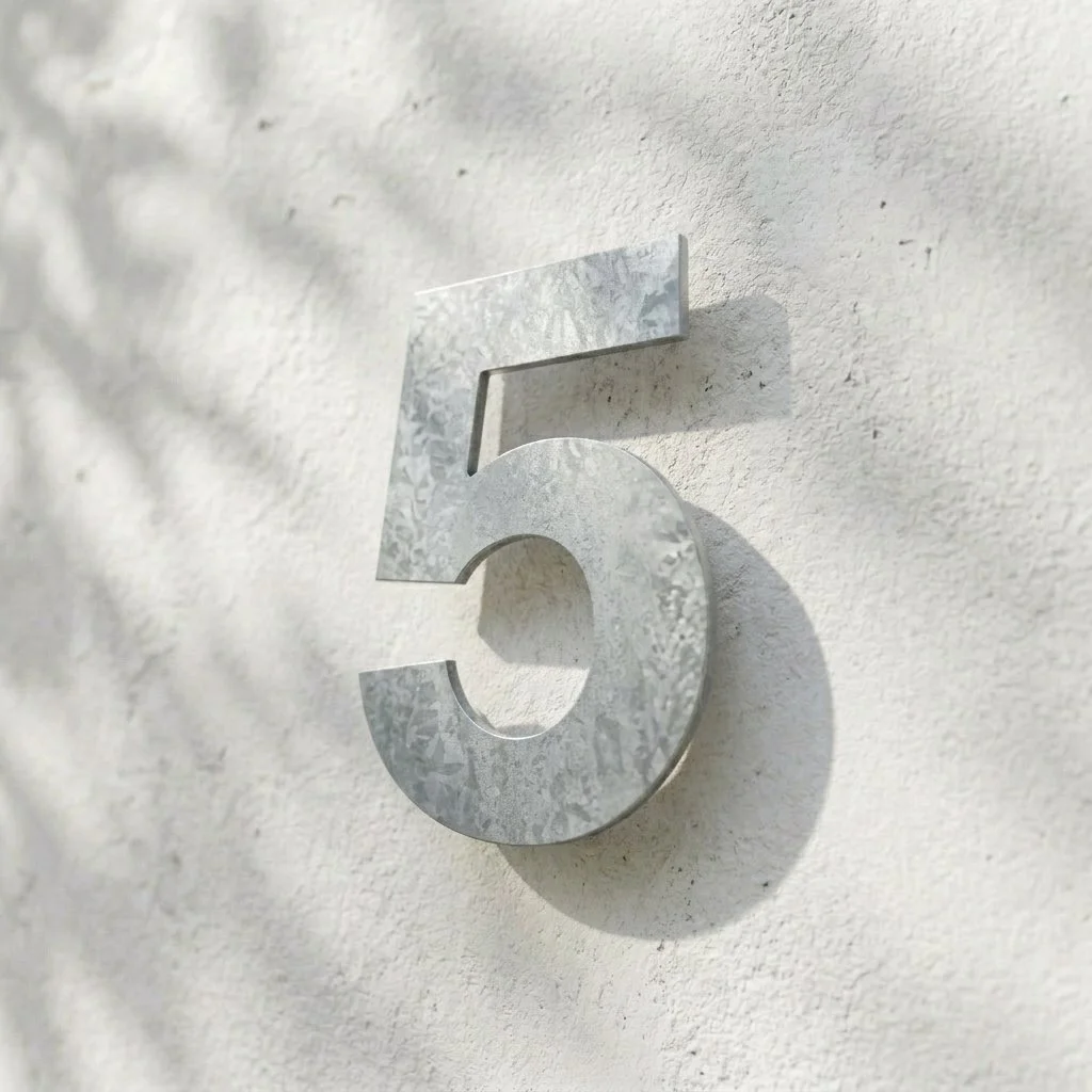 Galvanoitu teräs -talonumero – kestävä sinkkipinnoitettu pinta
