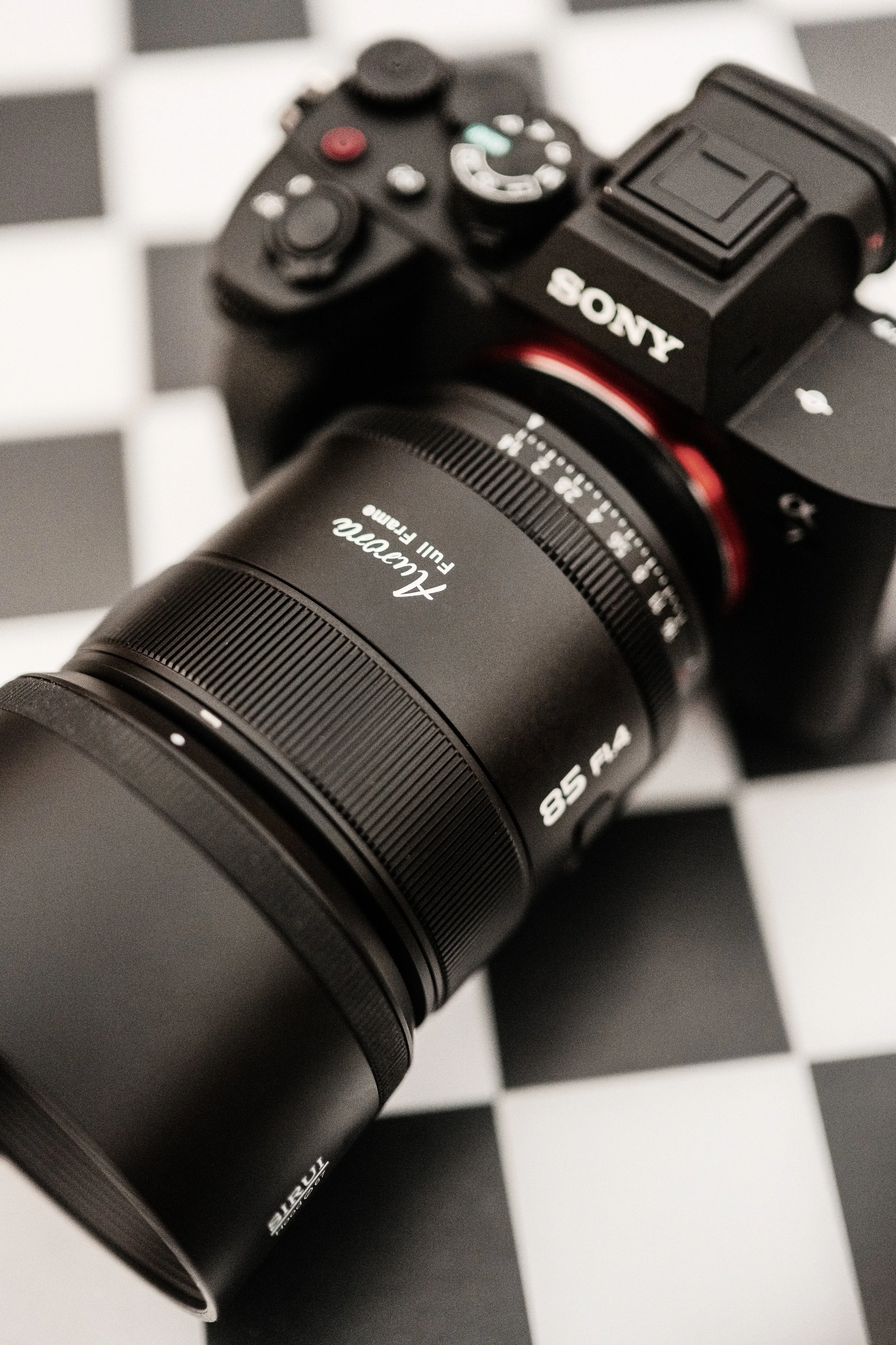 Sirui Aurora 85mm F1.4 - The Underdog with Unexpected Character