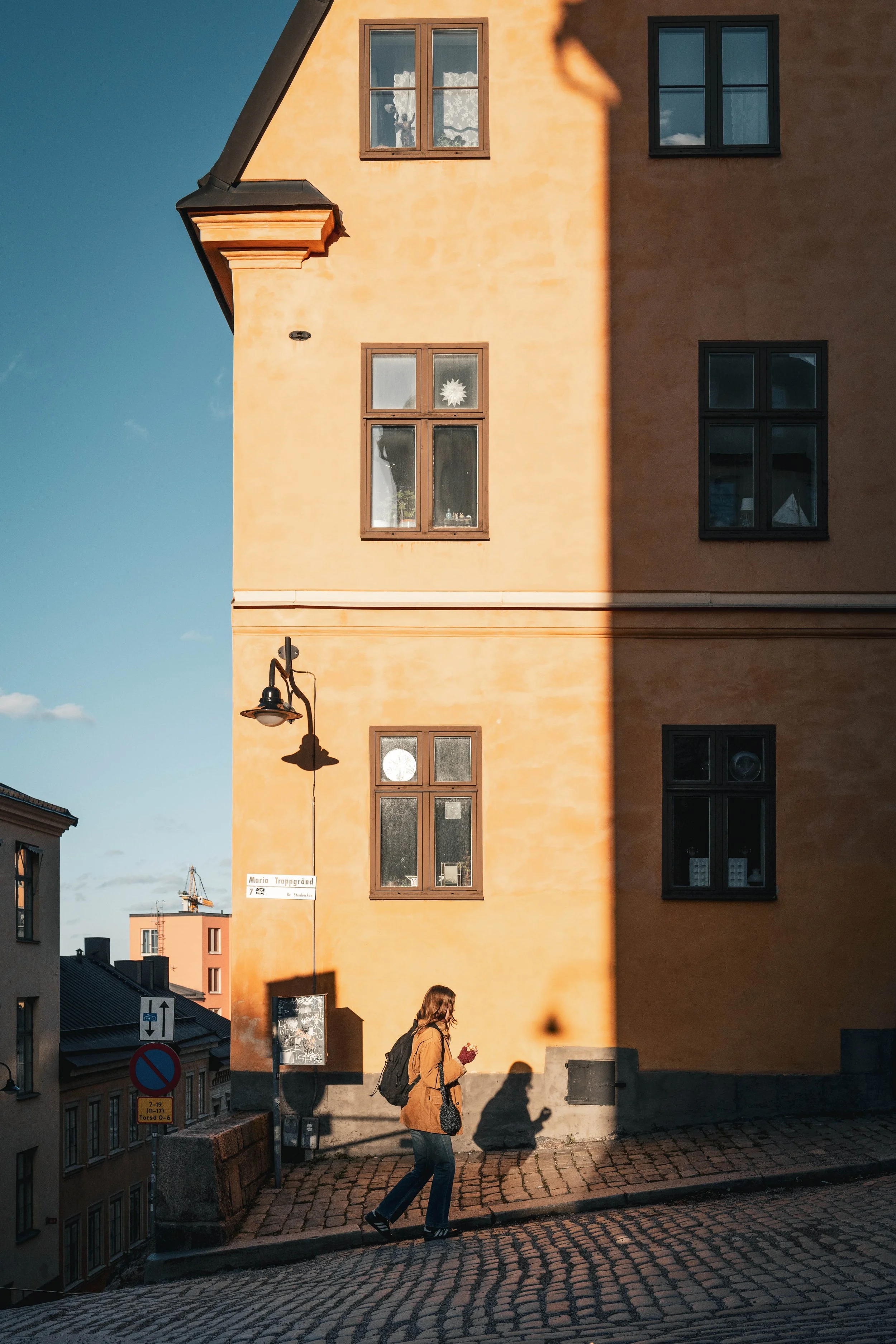
Golden Hour Wanderer in Söderm