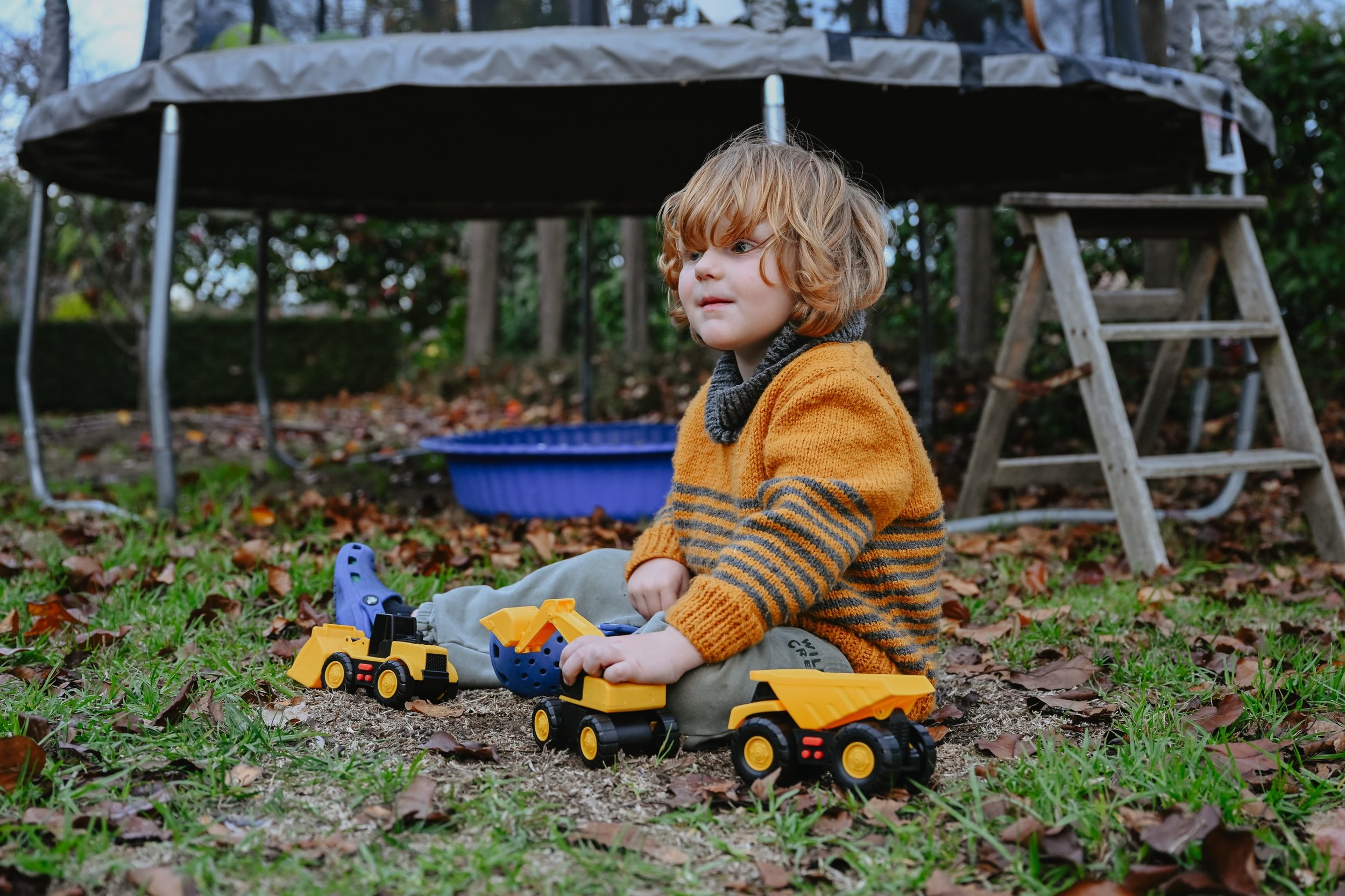 Documenting the daily &lsquo;digging&rsquo; adventure. 

I must say that I&rsquo;ve learned how quickly they grow and am taking the time to appreciate these moments. Love this kid eternally - and I love that he still hugs me. 

#familyphotography #lo