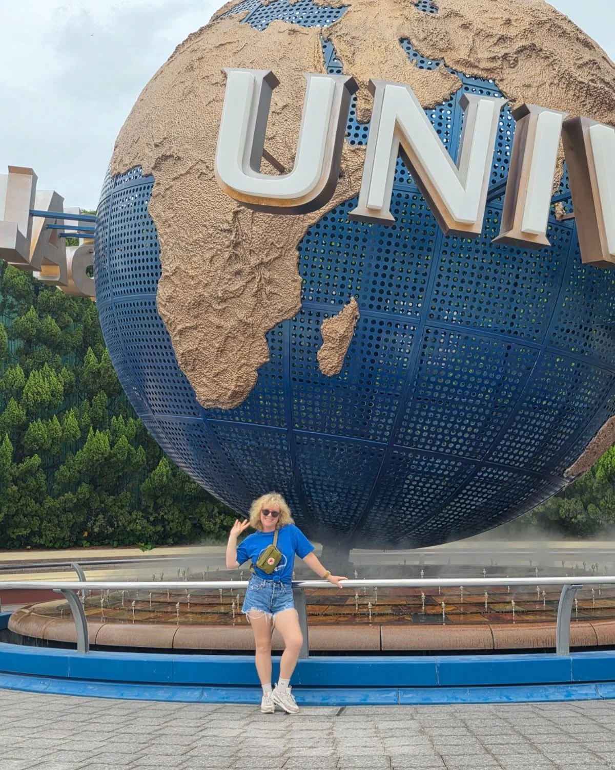 Obligatory Japan posing pic(I&rsquo;ve got to do it at least once per trip!).

I had a great day yesterday with my husband and two of our boys at Universal Studios Japan, I even muscled up enough courage to ride the flying dinosaur - twice!

My camer