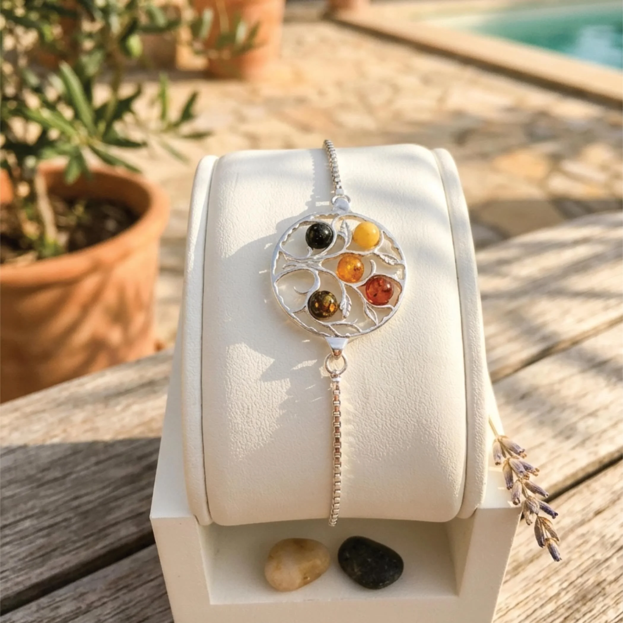 The tree of life bracelets. 🌳 

#treeoflife #amberjewellery #handmadeaccessory #amber #jewellery