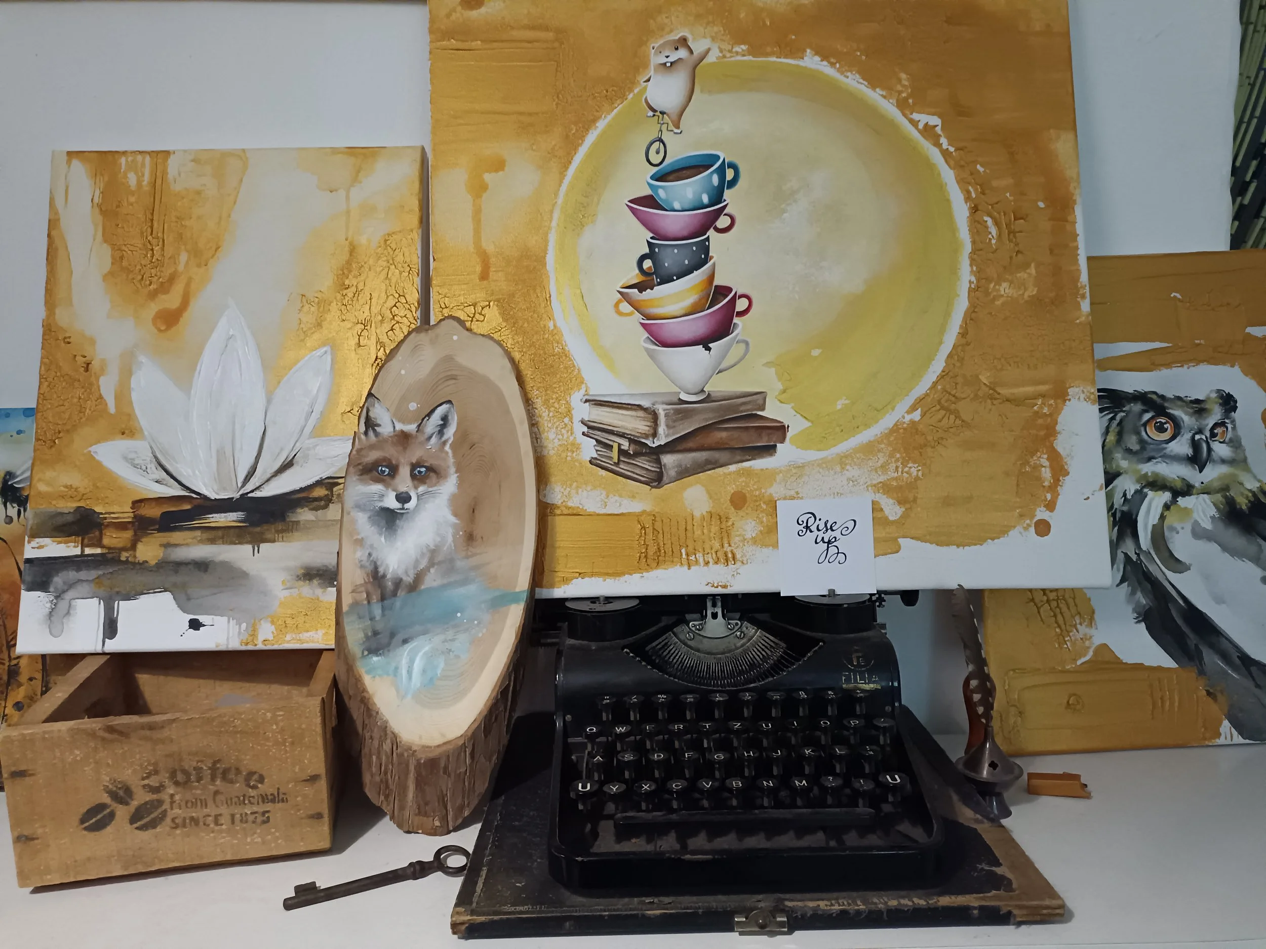 WERKE / Acryl auf Leinwänden und Holz / © Jennifer Perauer