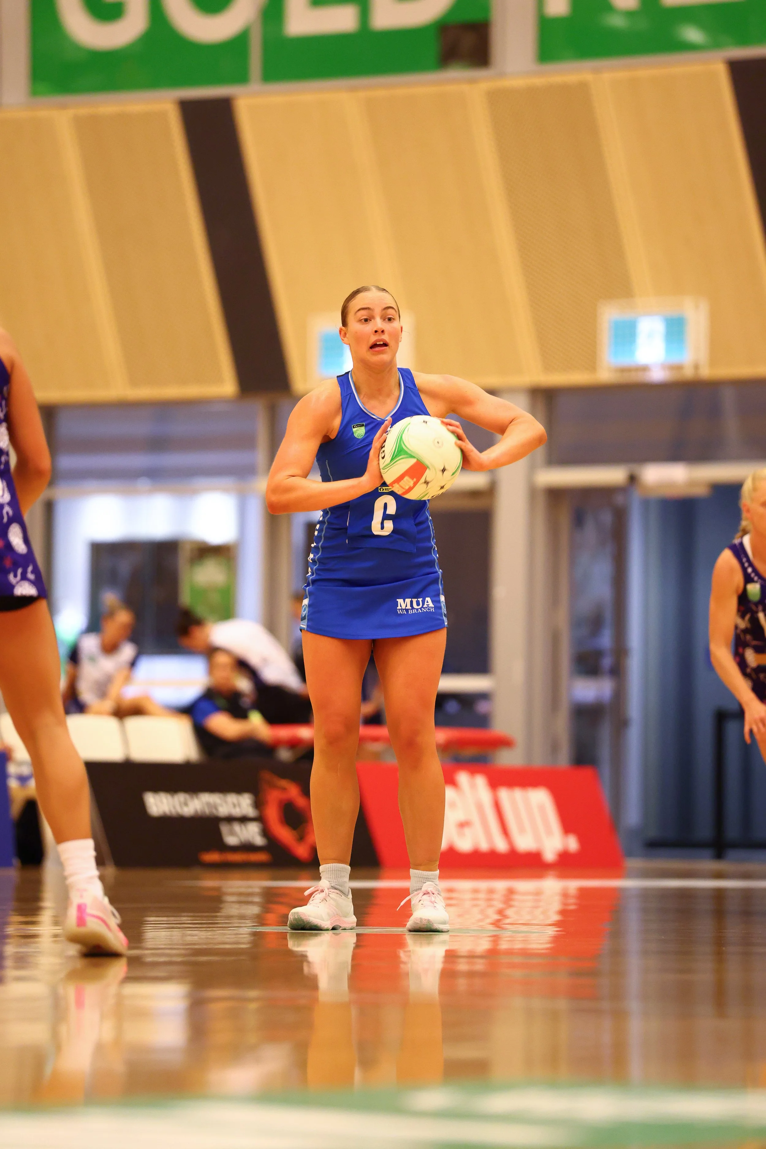 R2 OPEN 2026 JESS R HOLDING BALL 2.jpg