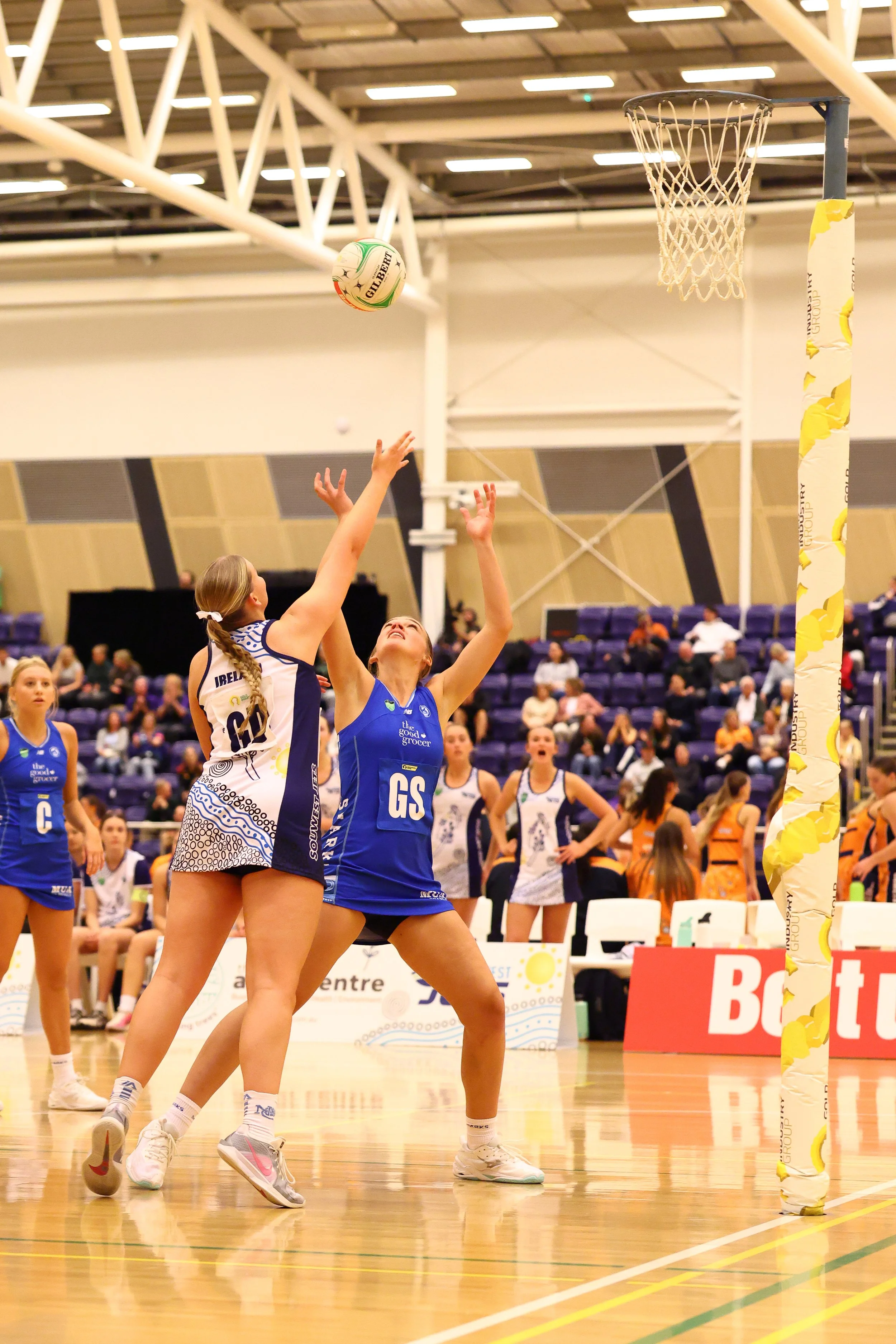 R1 21U 2026 LUCY BALL AIR + MADDY BACKGROUND.jpg
