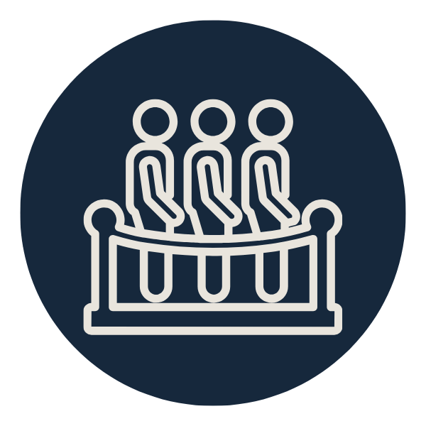 Icon of three people standing on a rectangular platform.