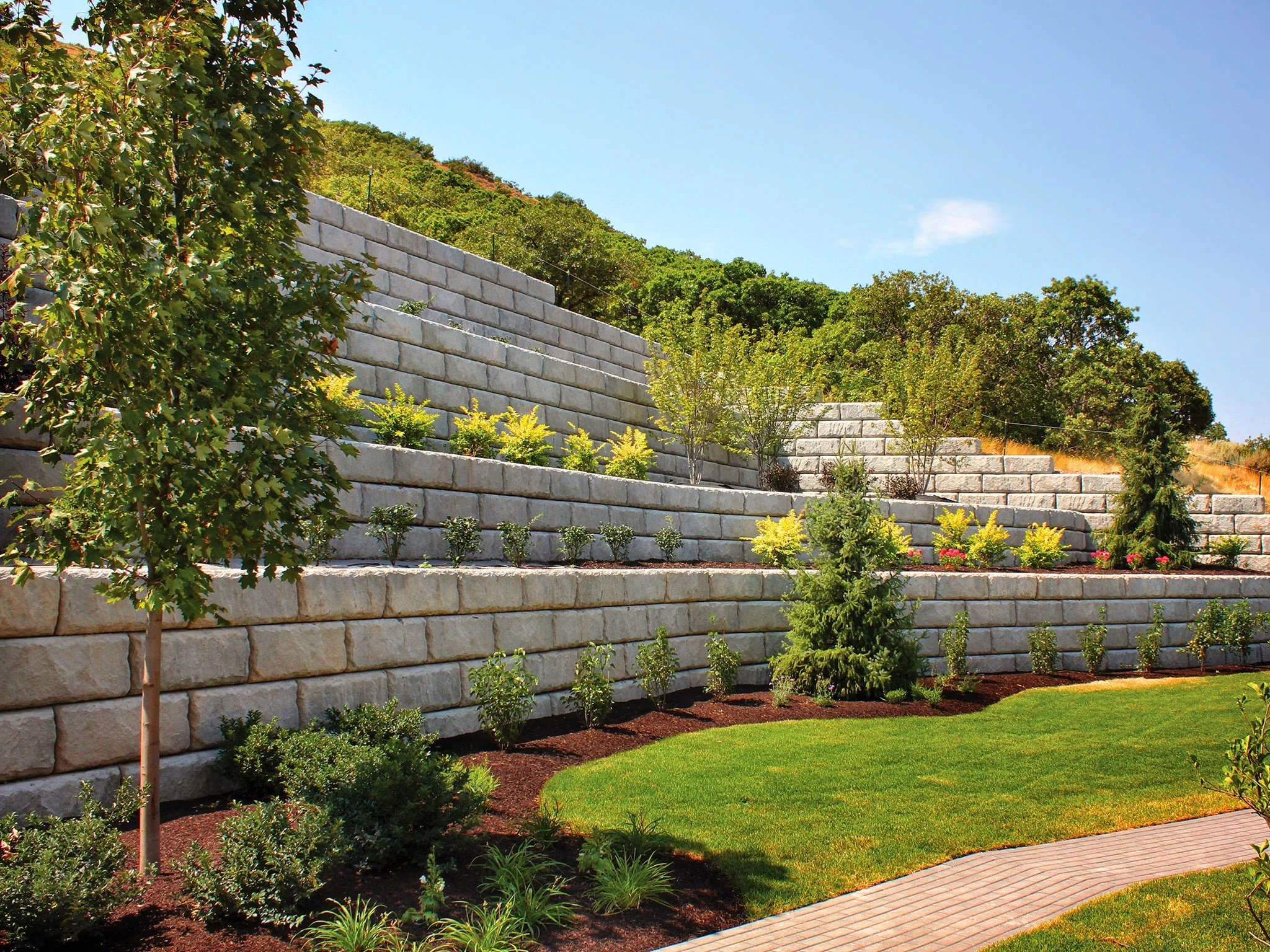 carolina-concrete-products_redirock-retaining-wall.jpg