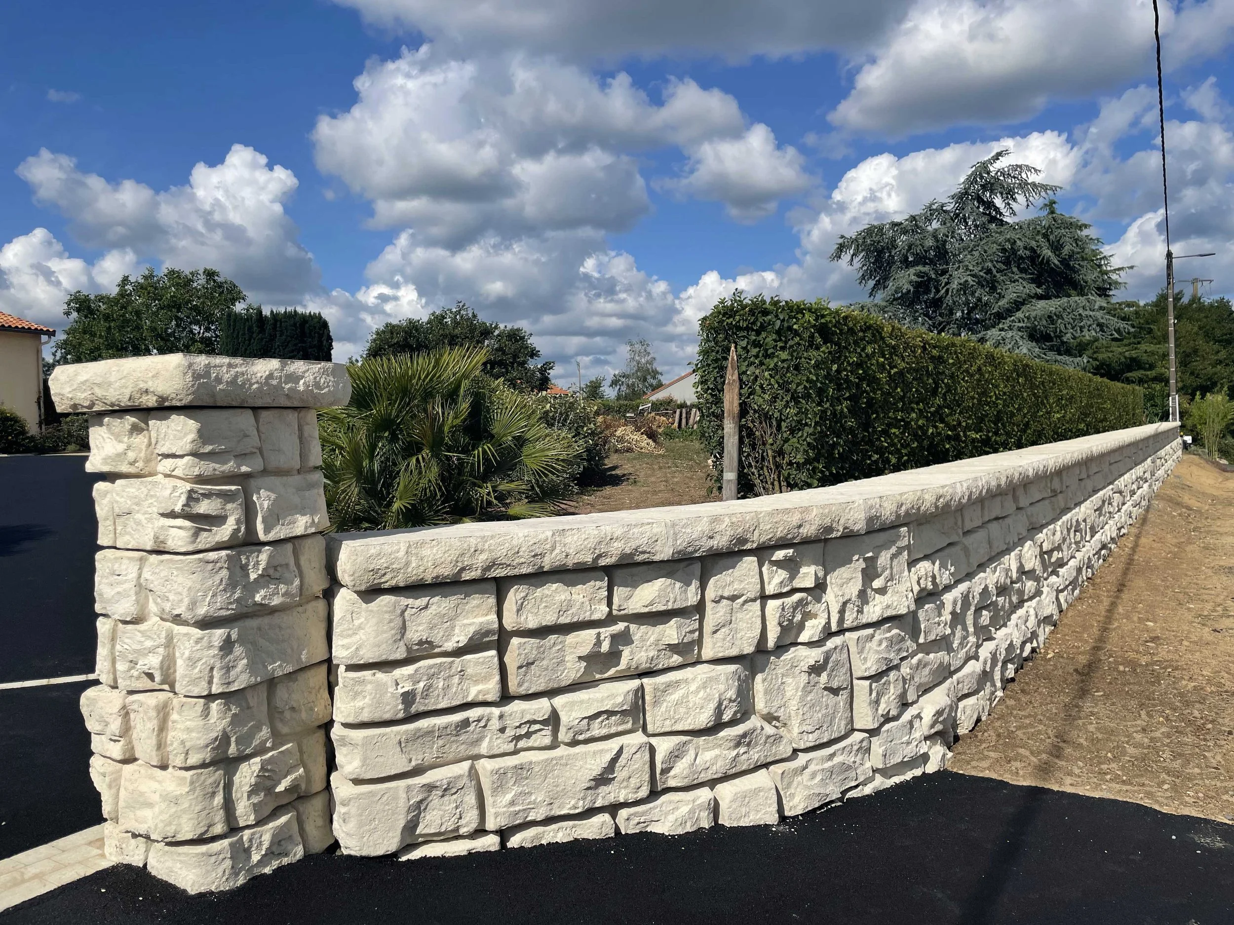 LEDGESTONE_FREESTANDING_HEARTWOOD_RESIDENTIAL_PREFA-BRESSUIRAIS_FRANCE_18.jpg