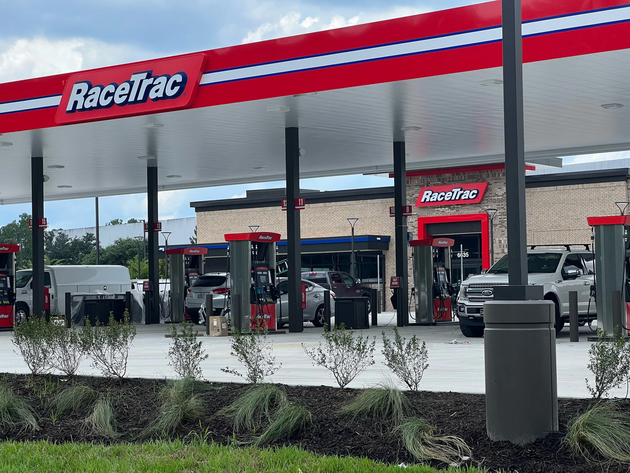 light-pole-base_carolina-concrete-products_racetrac.jpg