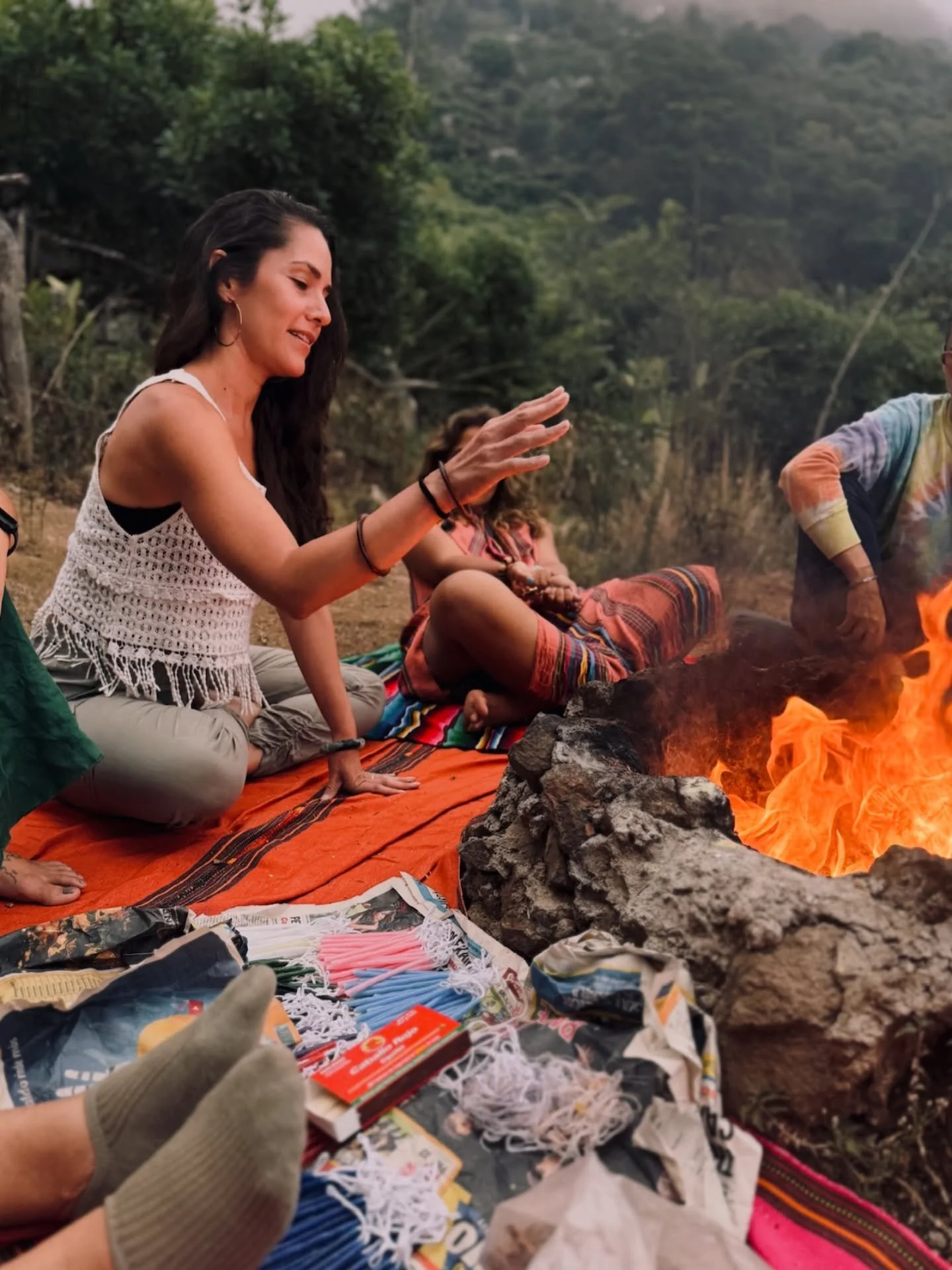 Release the old stories and claim your new story. Now is all that exists. 

Closed the retreat with a fire ceremony led by Shamana @tzules 🔥

@earthlodgeguatemala 

#fireceremony #guatemala #releaseoldstories #claimyournewstory